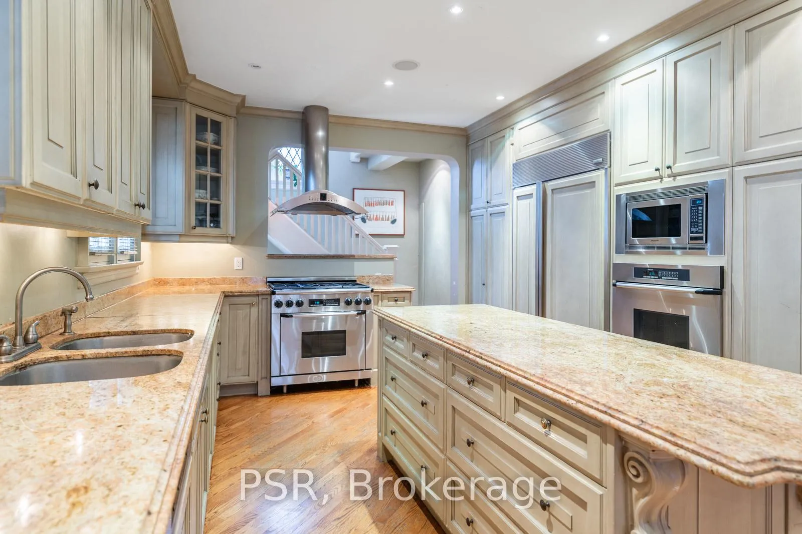 Photo 9 of 13 Old Forest Hill Road, Toronto, Forest Hill South — HOMEH