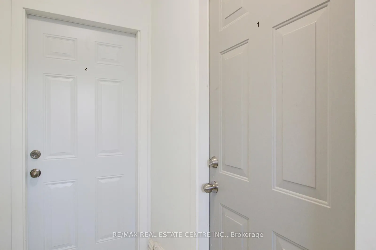 Photo 5 of 49 Wentworth #Upper Street, Hamilton, Butler — HOMEH