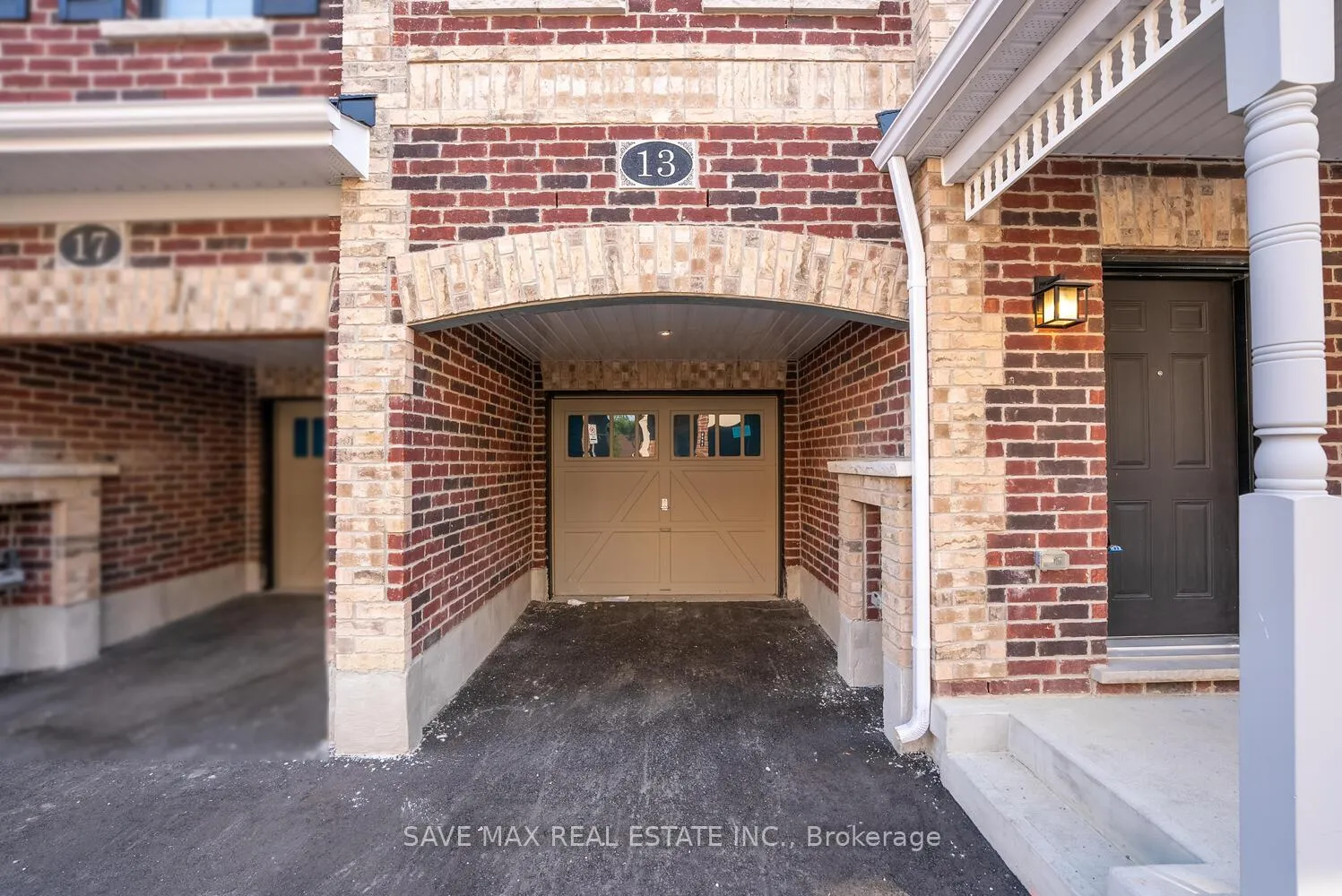 Photo 5 of 13 Kennisis Way, Vaughan, Maple — HOMEH