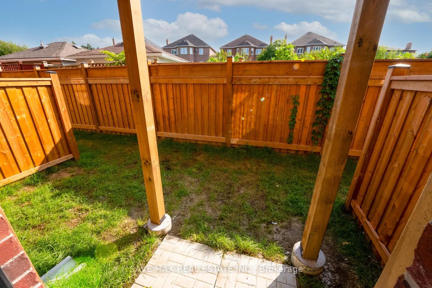 Photo 12 of 13 Kennisis Way, Vaughan, Maple — HOMEH