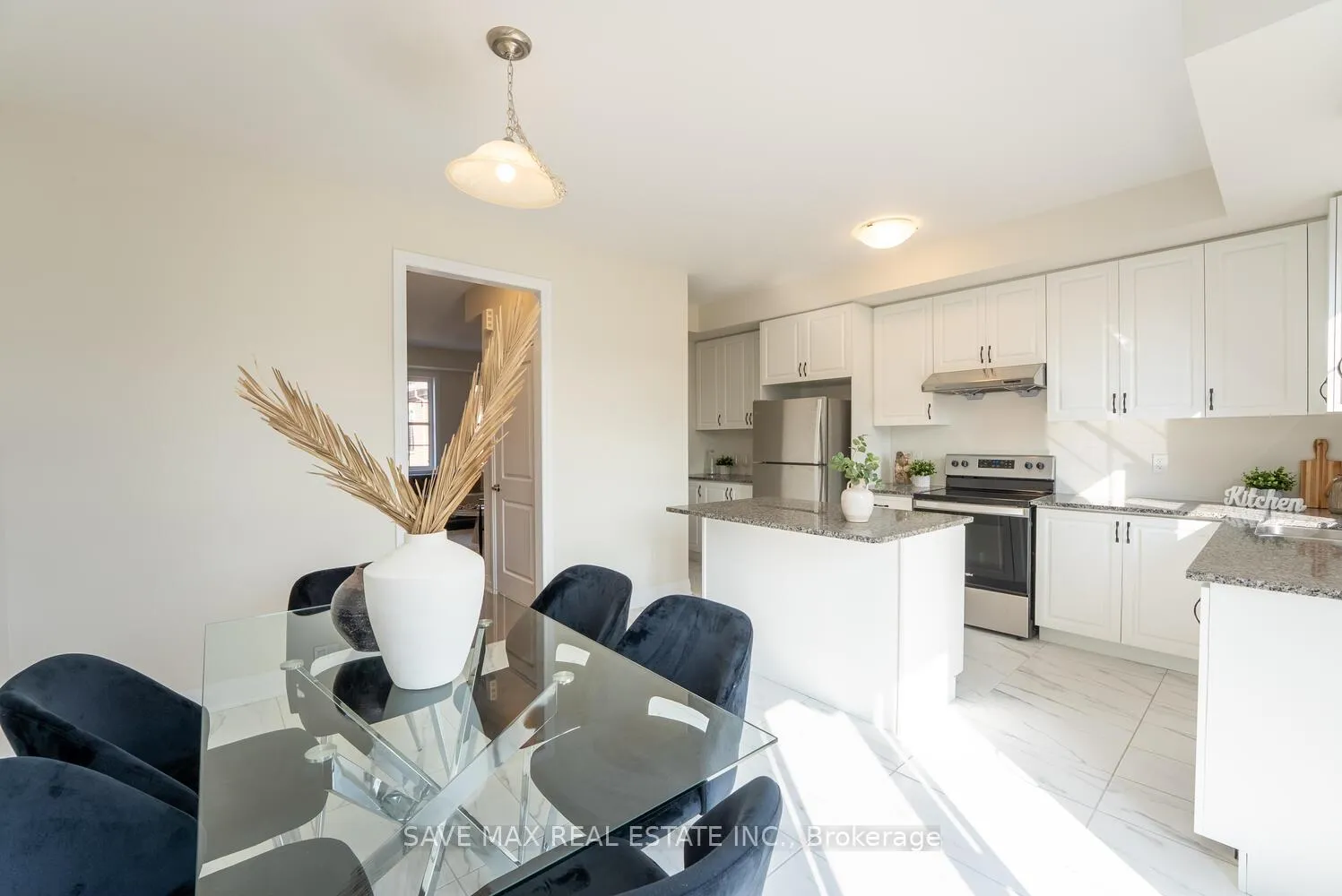 Photo 20 of 13 Kennisis Way, Vaughan, Maple — HOMEH