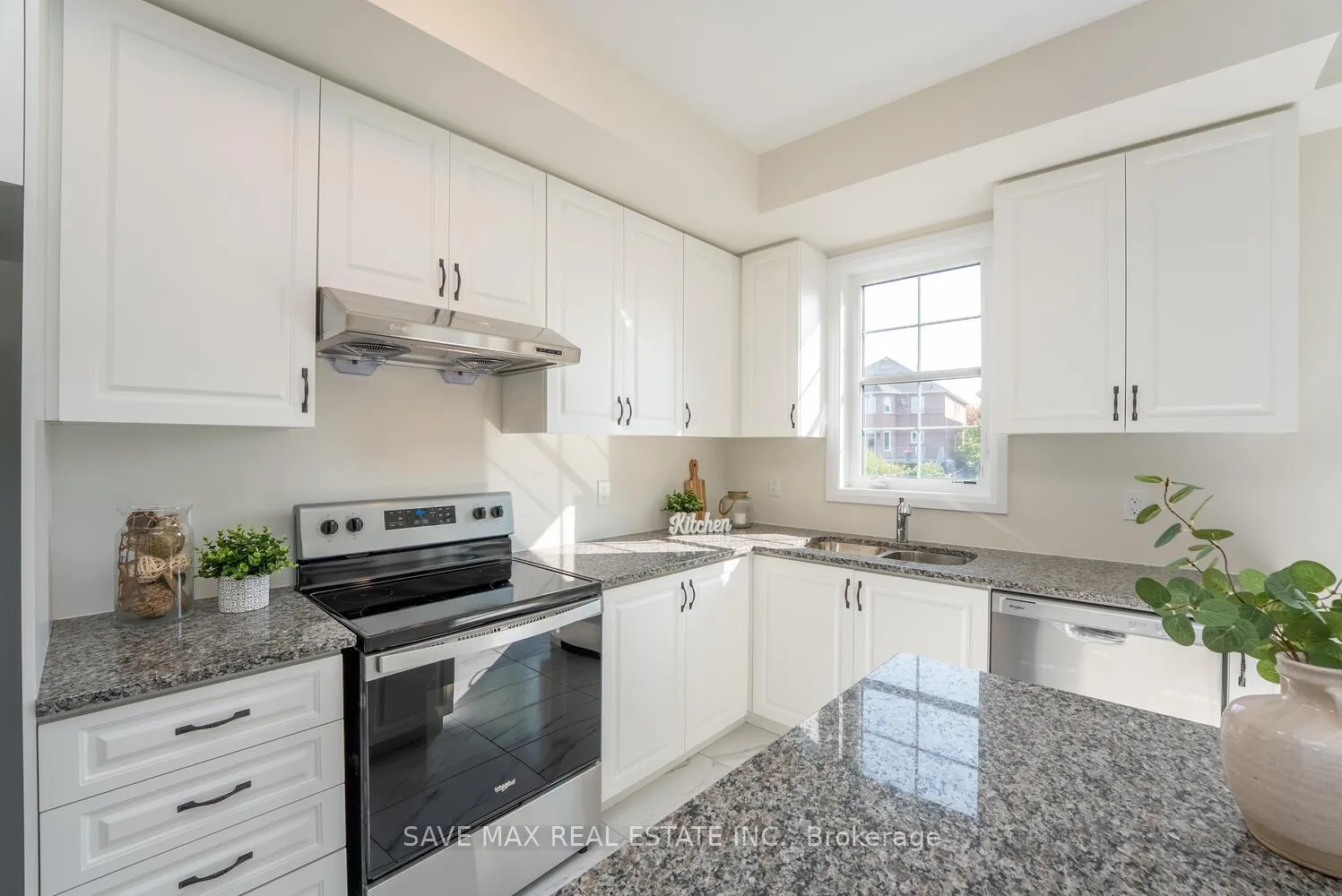 Photo 24 of 13 Kennisis Way, Vaughan, Maple — HOMEH