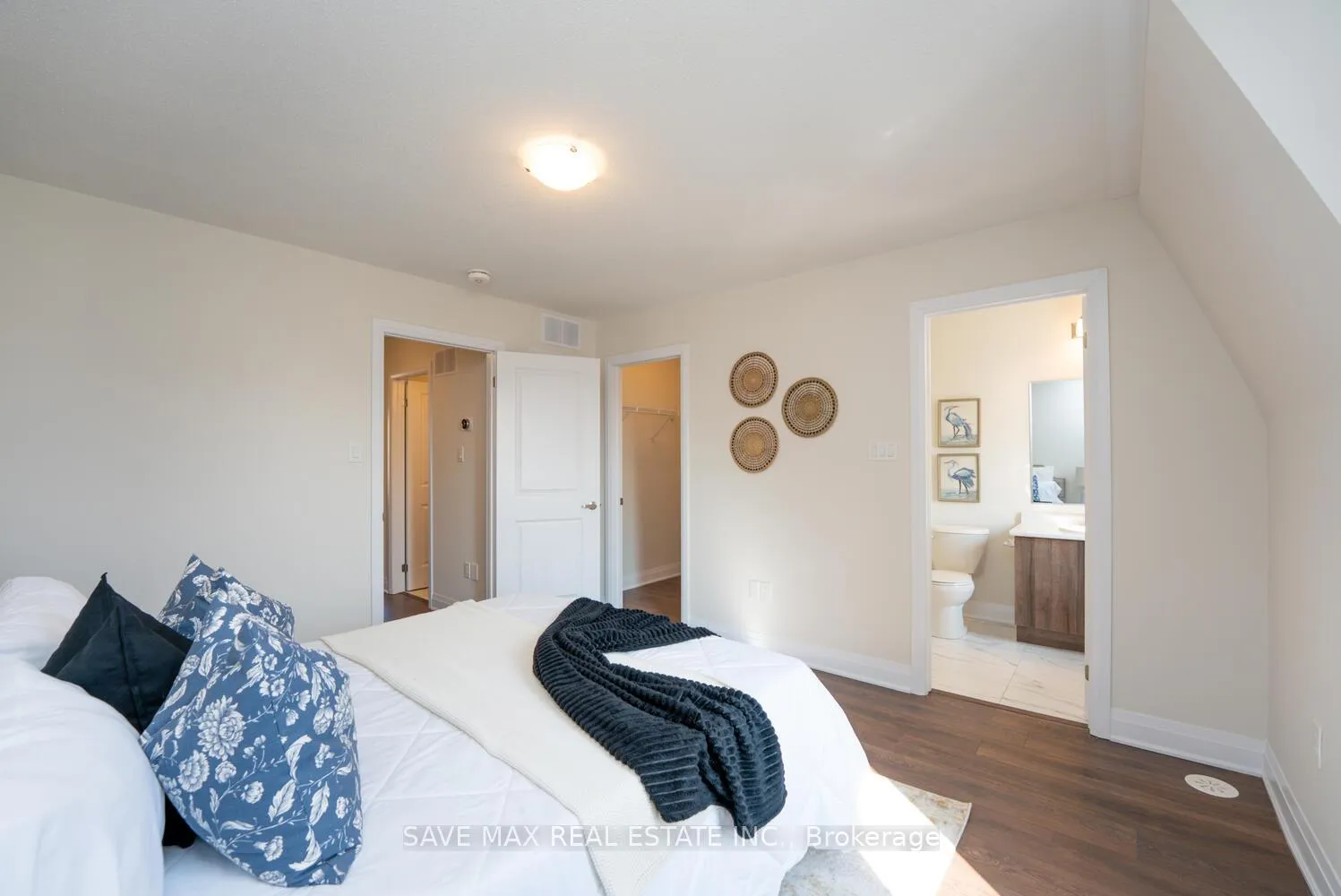 Photo 33 of 13 Kennisis Way, Vaughan, Maple — HOMEH