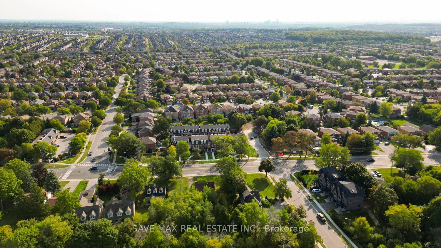 Photo 47 of 13 Kennisis Way, Vaughan, Maple — HOMEH
