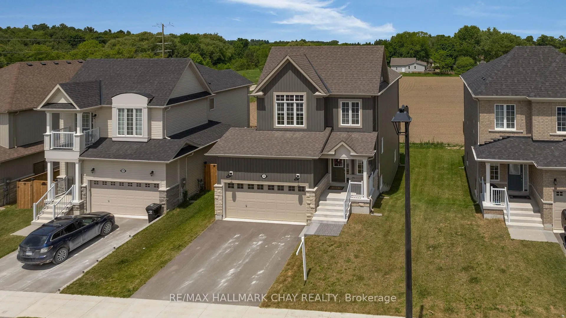 Photo 2 of 206 Prescott Drive, Clearview, Stayner — HOMEH