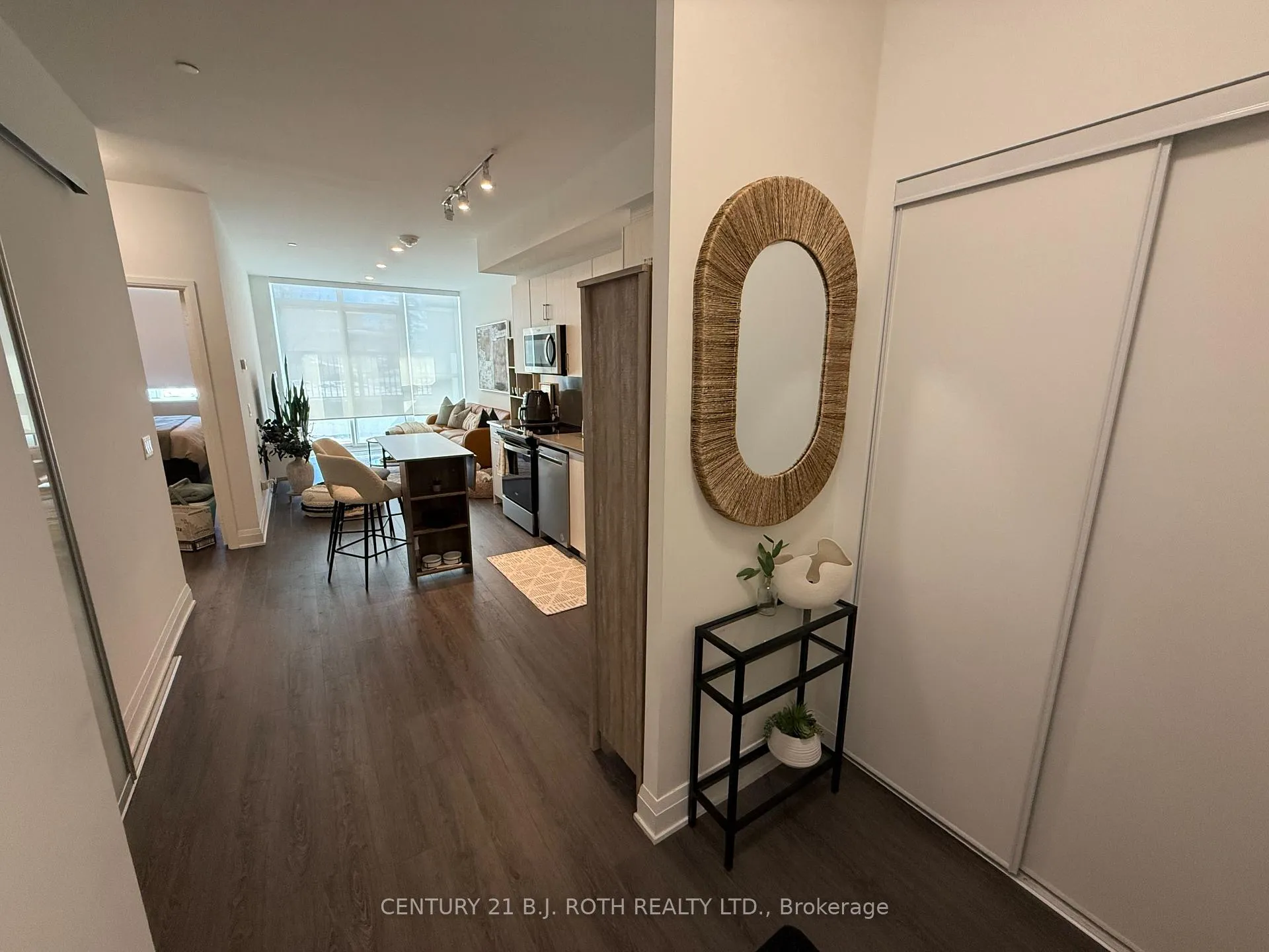 Photo 2 of Unit 104, 681 Yonge Street, Barrie, Painswick South — HOMEH