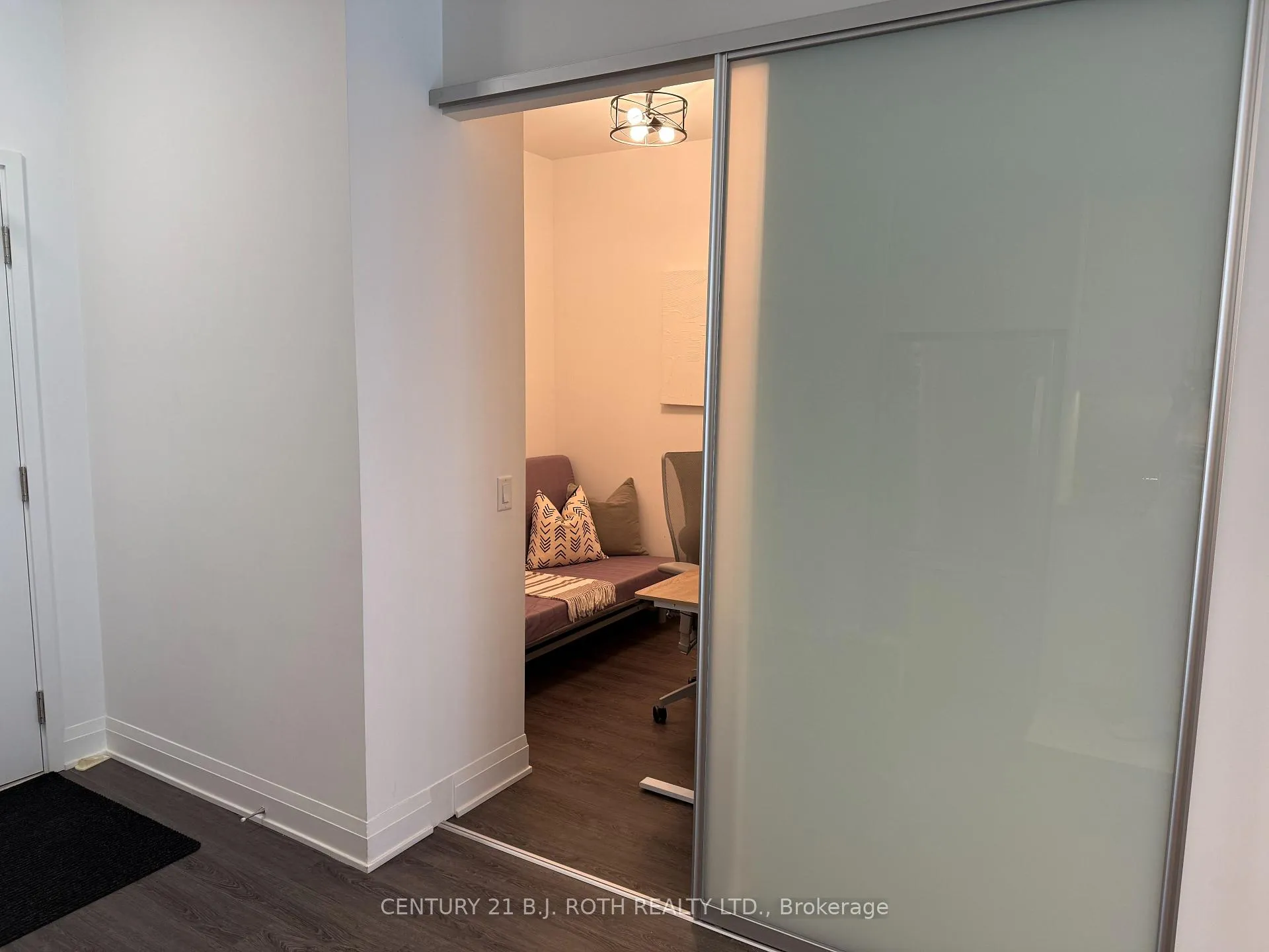 Photo 3 of Unit 104, 681 Yonge Street, Barrie, Painswick South — HOMEH