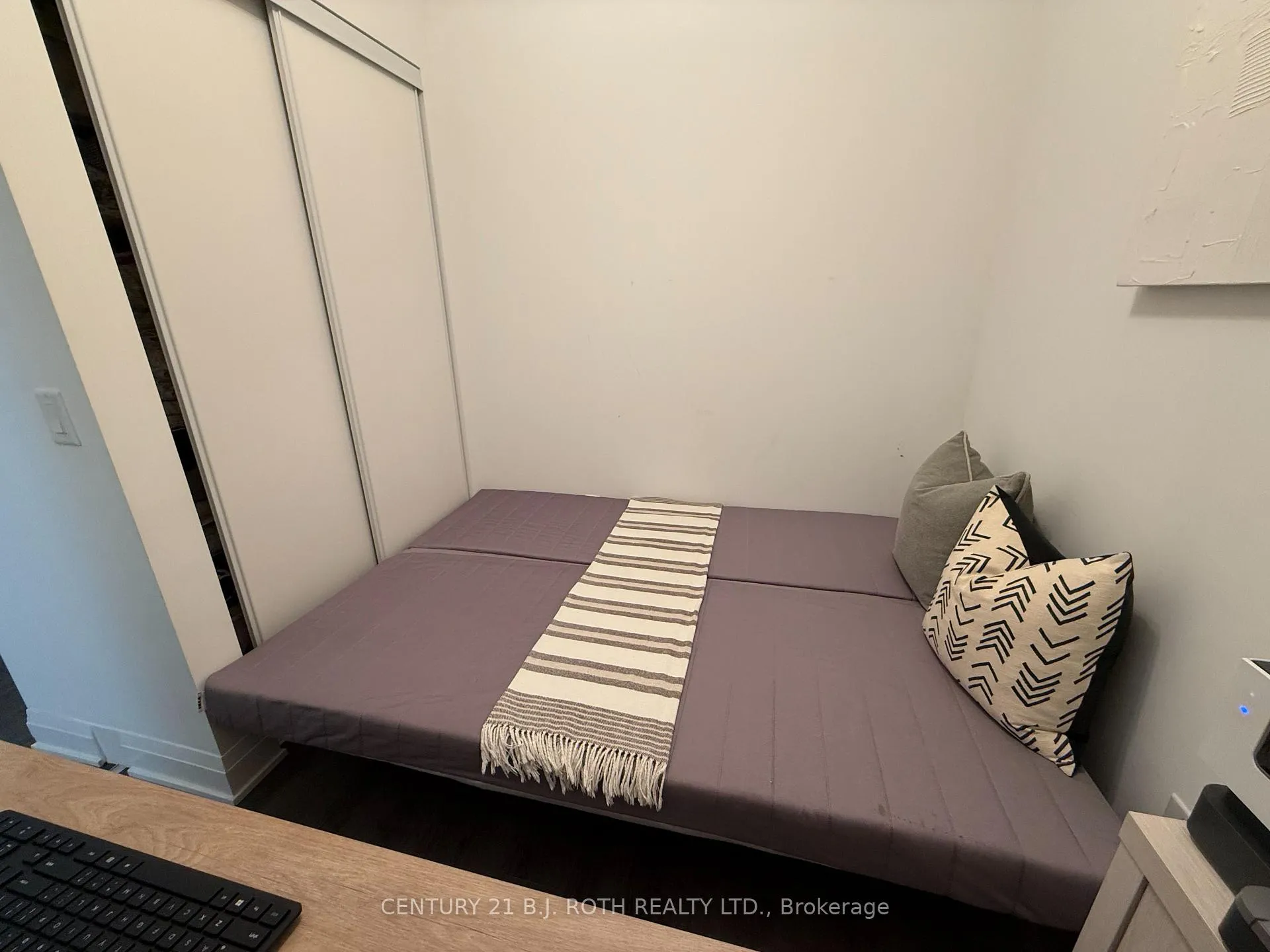 Photo 5 of Unit 104, 681 Yonge Street, Barrie, Painswick South — HOMEH