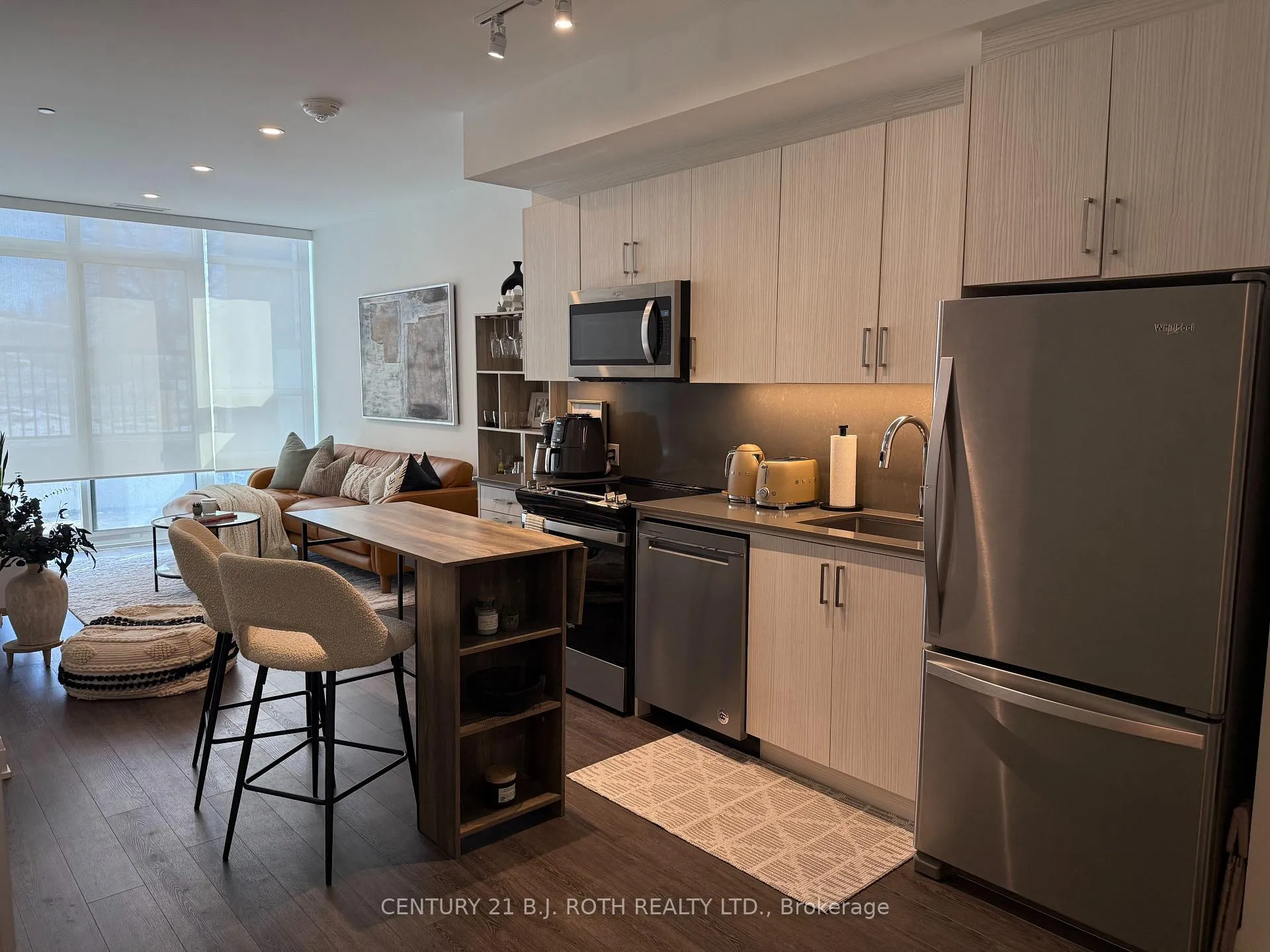 Photo 8 of Unit 104, 681 Yonge Street, Barrie, Painswick South — HOMEH