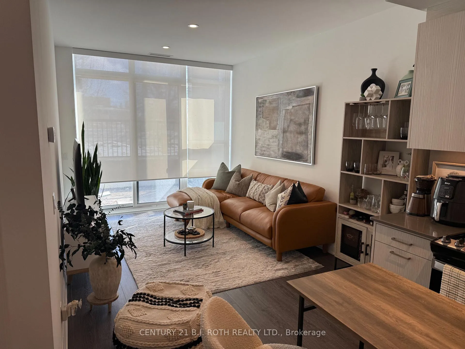 Photo 9 of Unit 104, 681 Yonge Street, Barrie, Painswick South — HOMEH