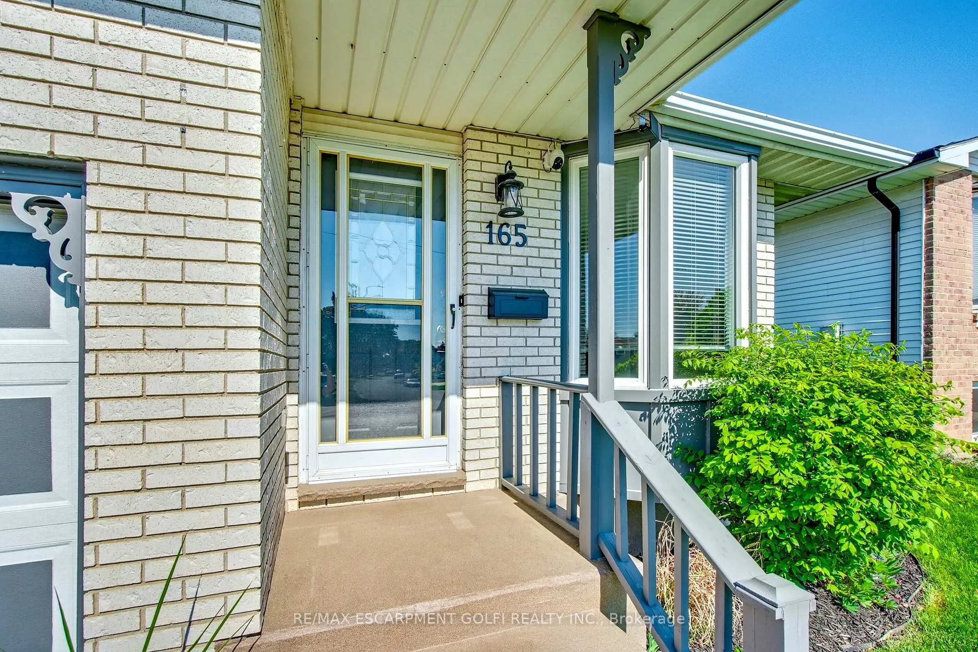 Photo 4 of 165 Woodrow Street, St. Catharines, Secord Woods — HOMEH