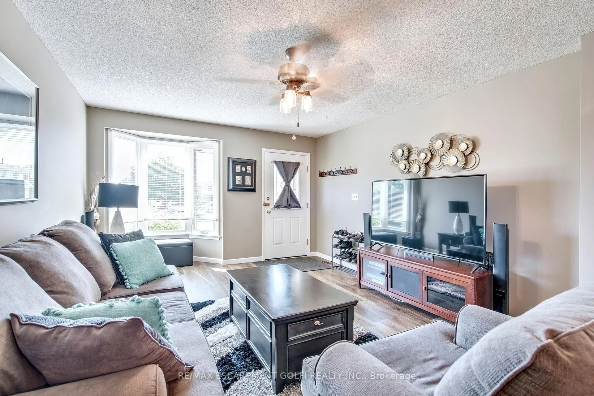 Photo 8 of 165 Woodrow Street, St. Catharines, Secord Woods — HOMEH