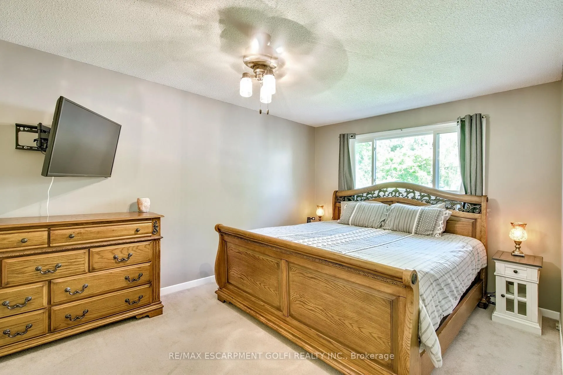 Photo 18 of 165 Woodrow Street, St. Catharines, Secord Woods — HOMEH