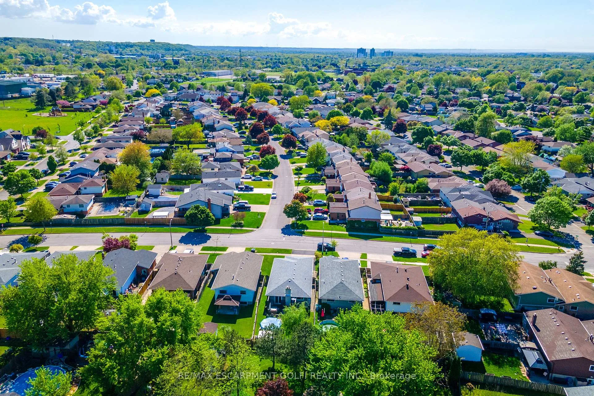 Photo 39 of 165 Woodrow Street, St. Catharines, Secord Woods — HOMEH