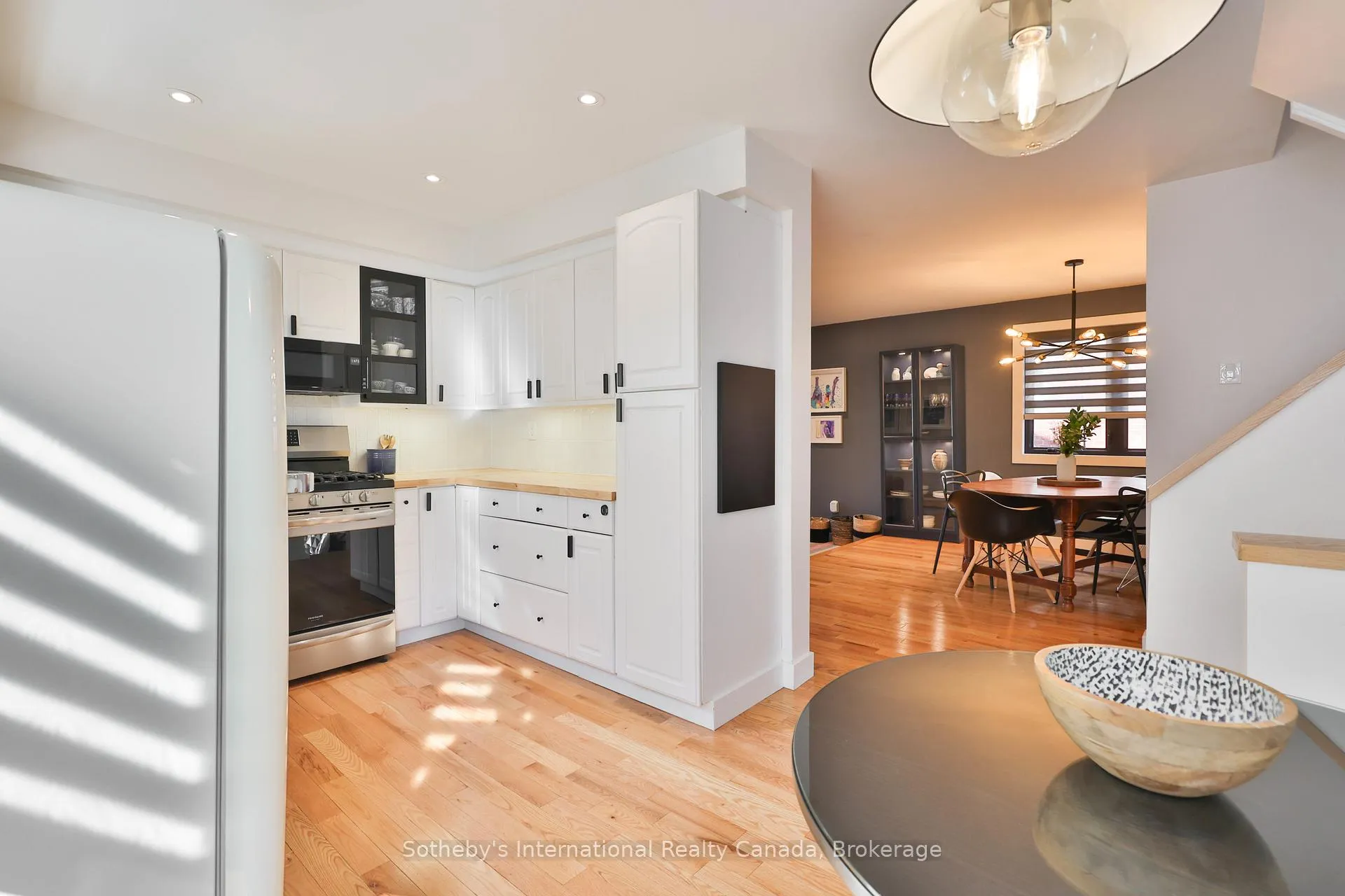Photo 15 of 4 Fenton Drive, Hamilton, Waterdown — HOMEH