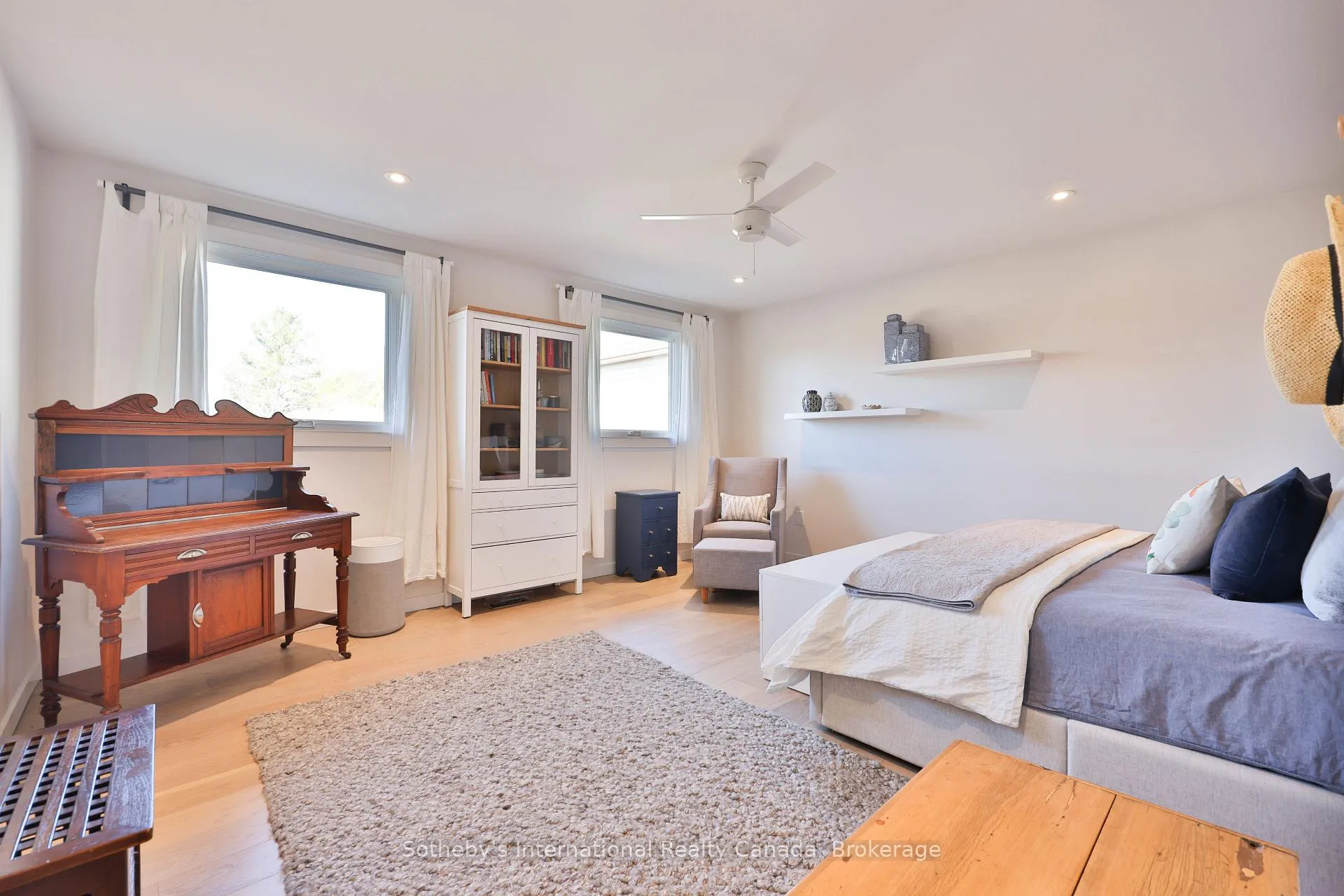 Photo 33 of 4 Fenton Drive, Hamilton, Waterdown — HOMEH