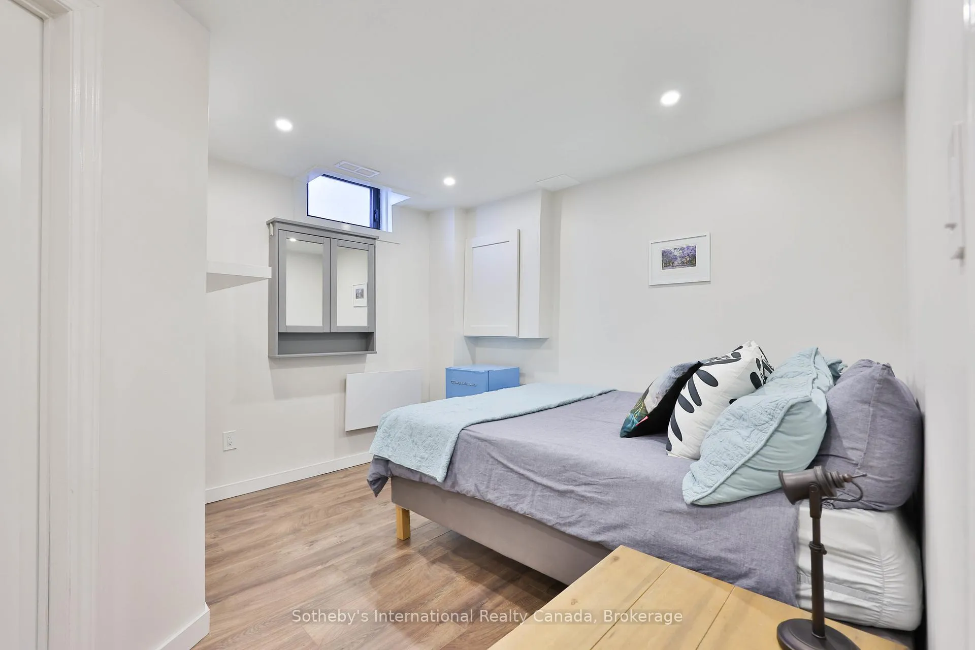 Photo 44 of 4 Fenton Drive, Hamilton, Waterdown — HOMEH