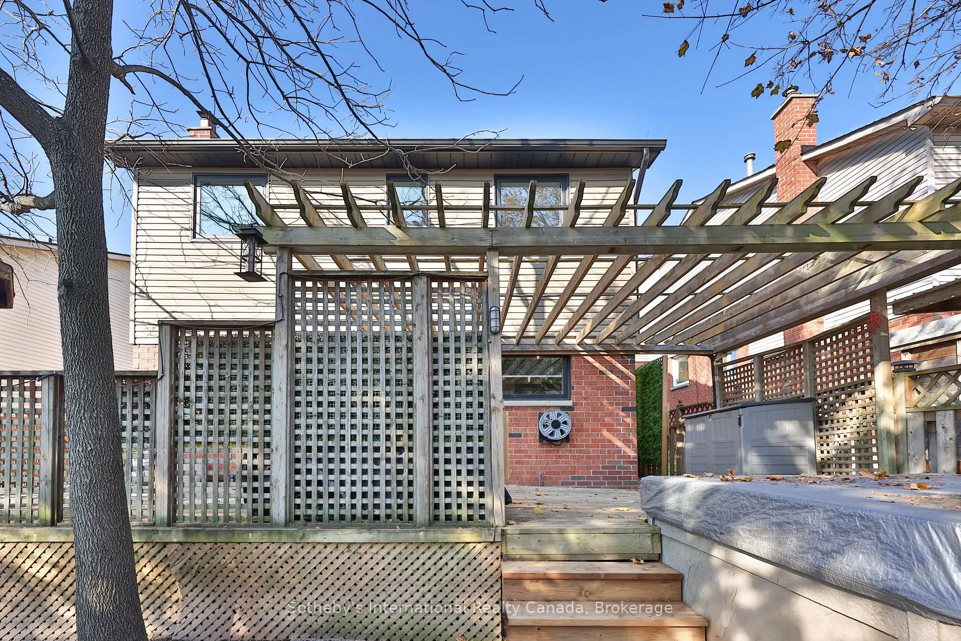 Photo 46 of 4 Fenton Drive, Hamilton, Waterdown — HOMEH