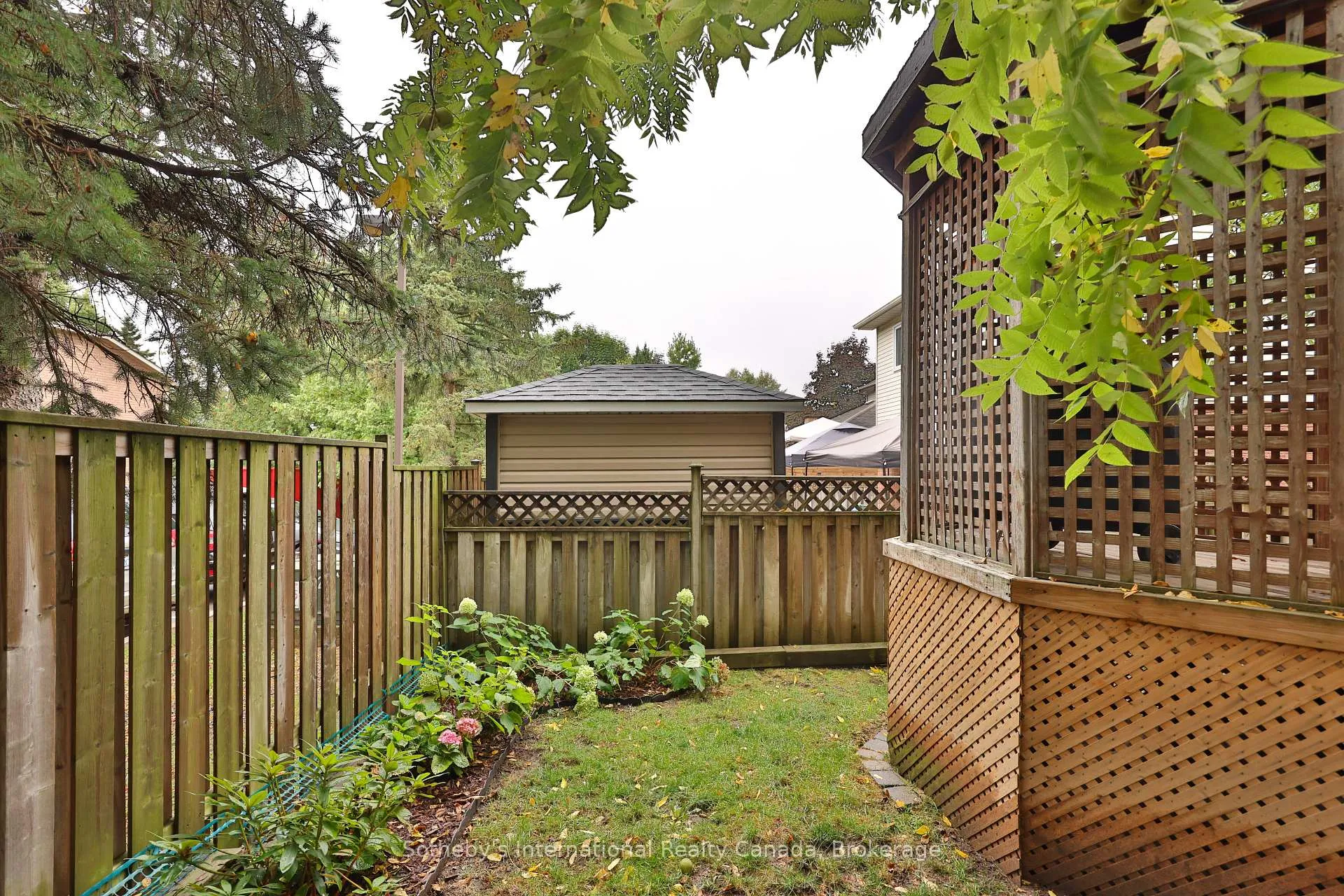 Photo 48 of 4 Fenton Drive, Hamilton, Waterdown — HOMEH