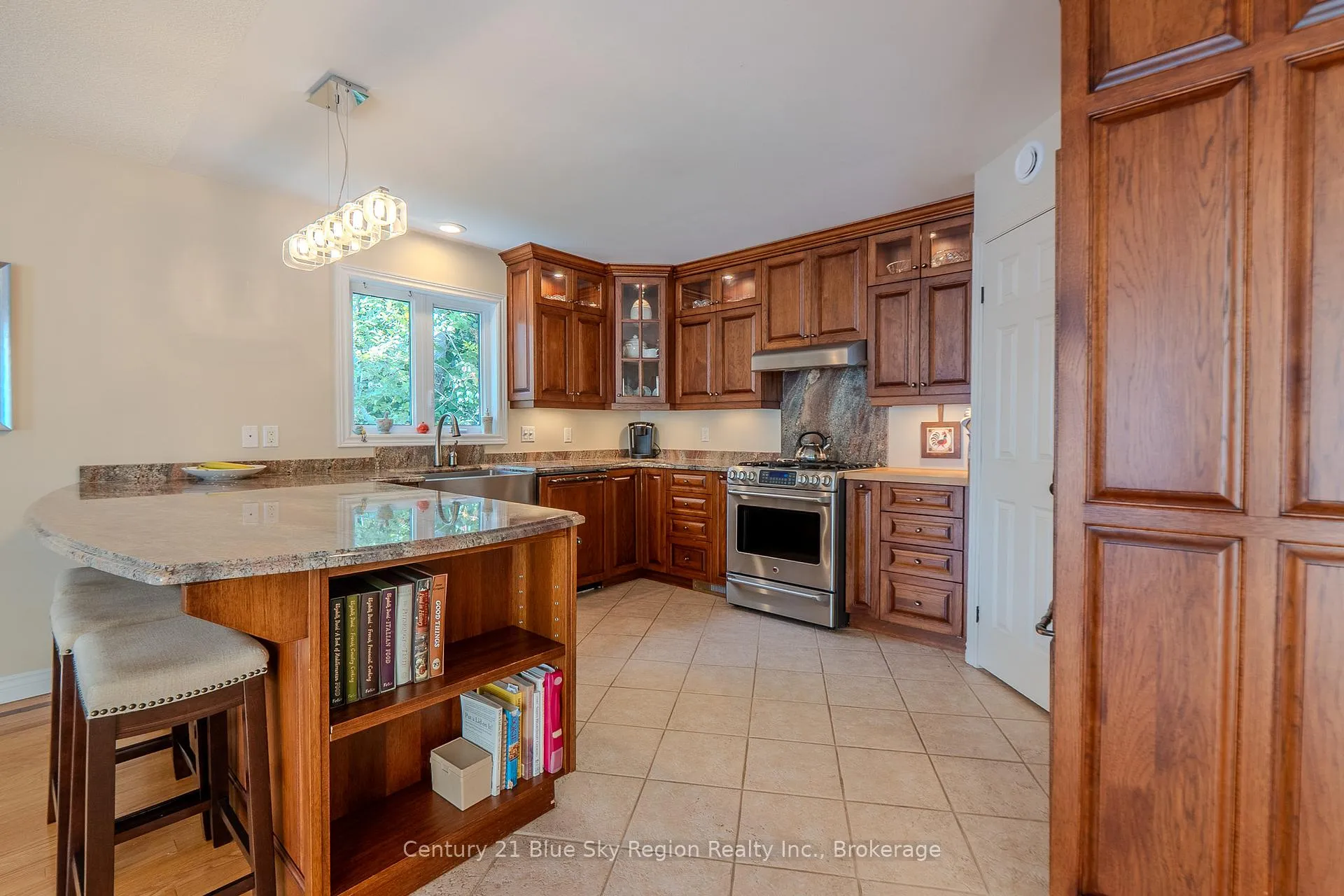Photo 10 of 101 Marine Drive, Callander — HOMEH