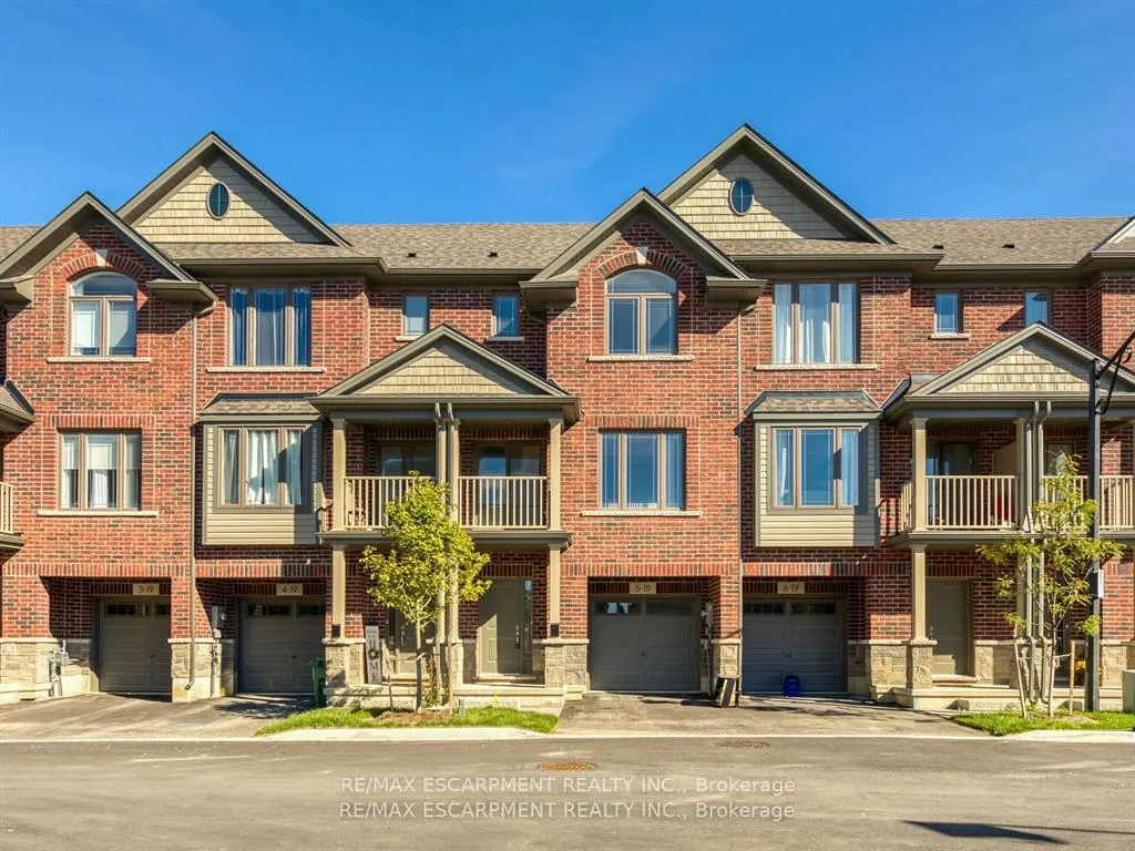 Photo 4 of Unit 5, 19 Picardy Drive, Hamilton, Stoney Creek Mountain — HOMEH