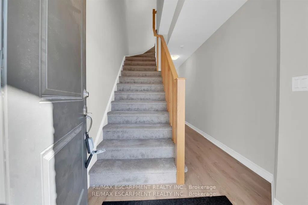 Photo 9 of Unit 5, 19 Picardy Drive, Hamilton, Stoney Creek Mountain — HOMEH