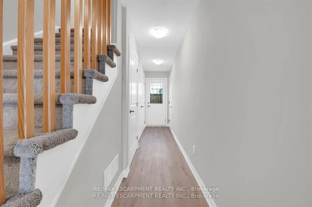 Photo 10 of Unit 5, 19 Picardy Drive, Hamilton, Stoney Creek Mountain — HOMEH