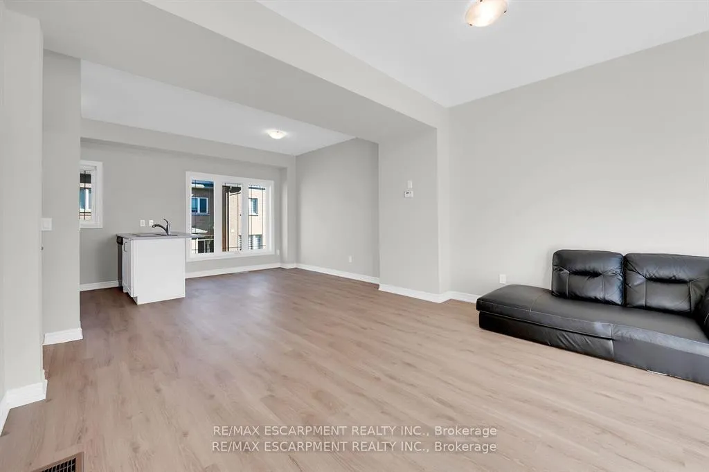 Photo 18 of Unit 5, 19 Picardy Drive, Hamilton, Stoney Creek Mountain — HOMEH
