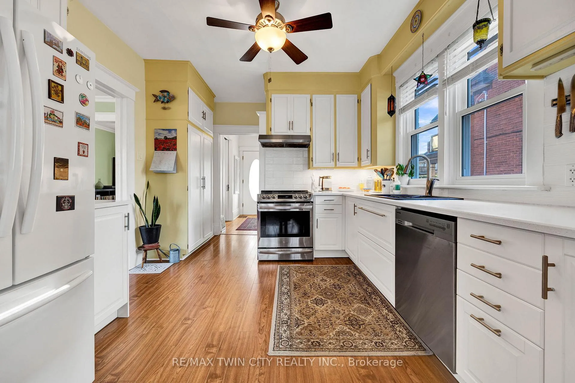 Photo 10 of 115 Locust Street, Kitchener — HOMEH
