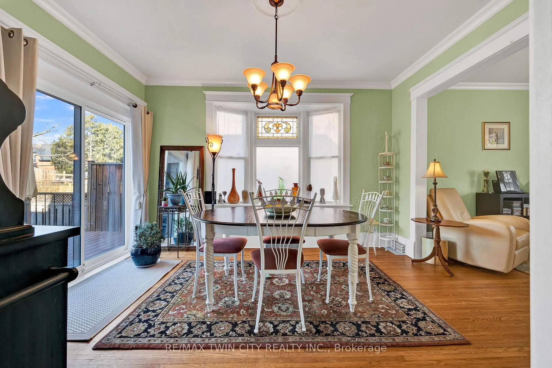 Photo 11 of 115 Locust Street, Kitchener — HOMEH
