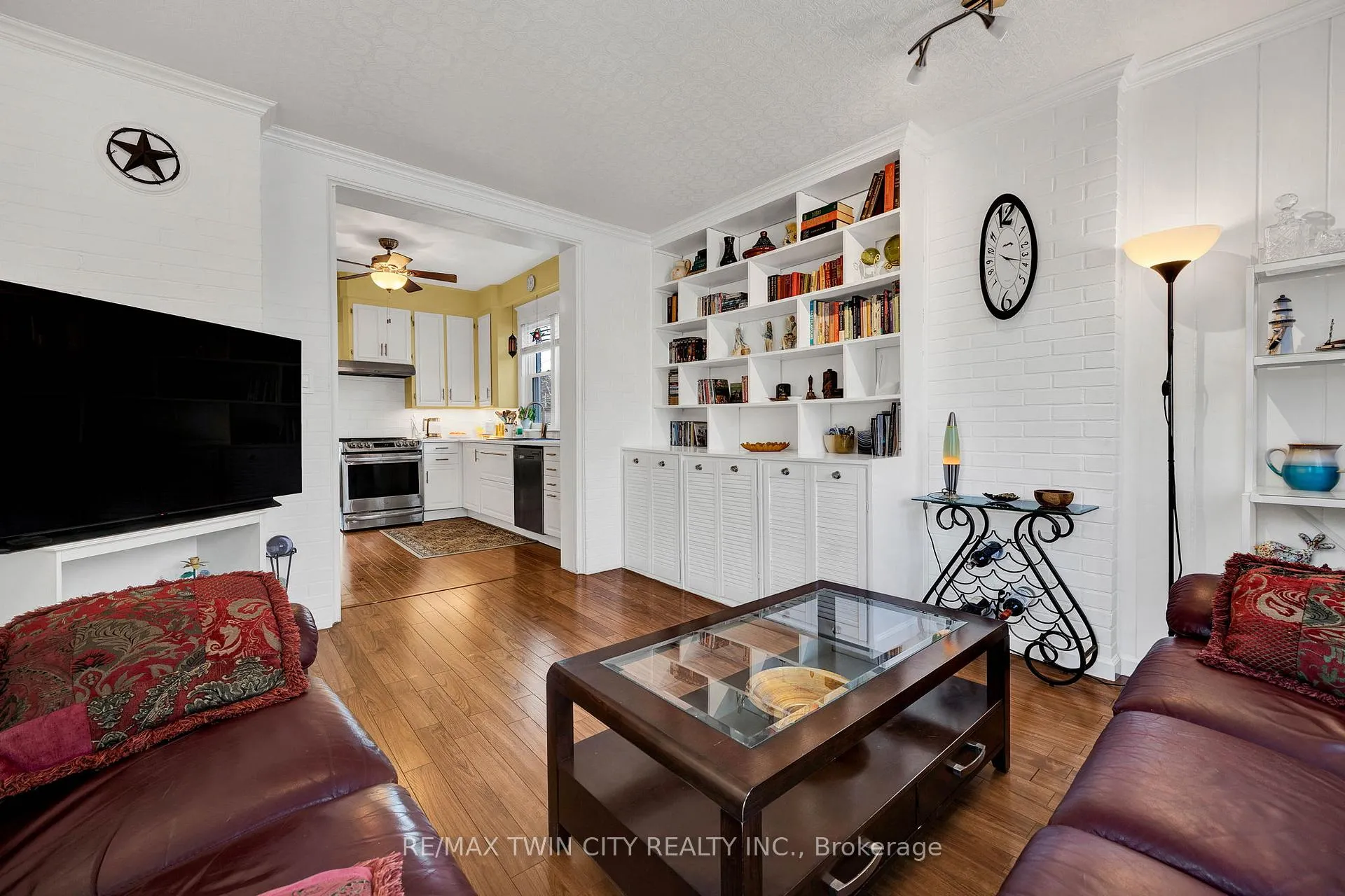 Photo 13 of 115 Locust Street, Kitchener — HOMEH