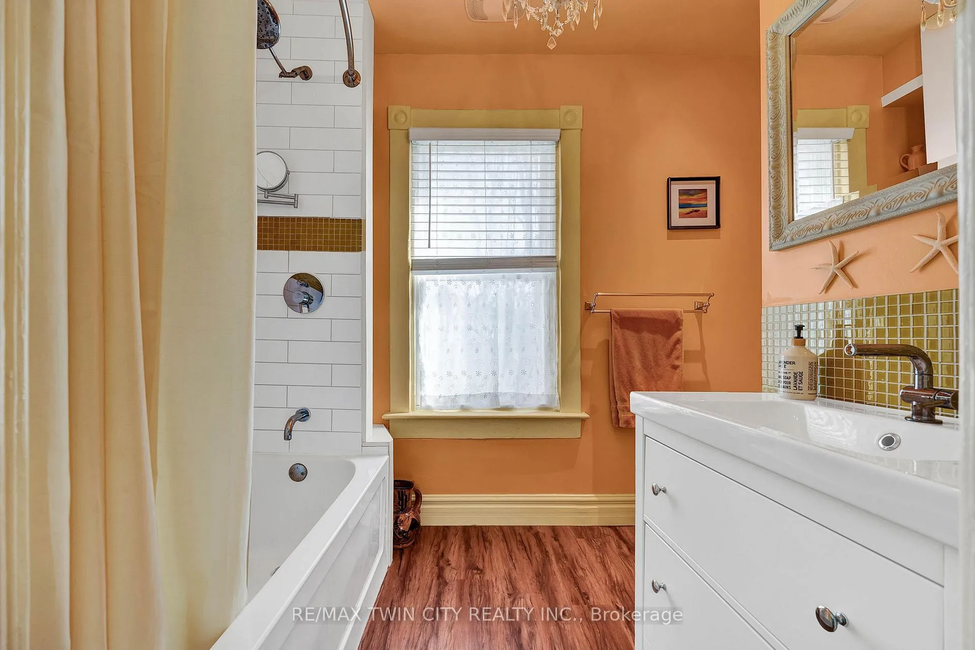 Photo 19 of 115 Locust Street, Kitchener — HOMEH