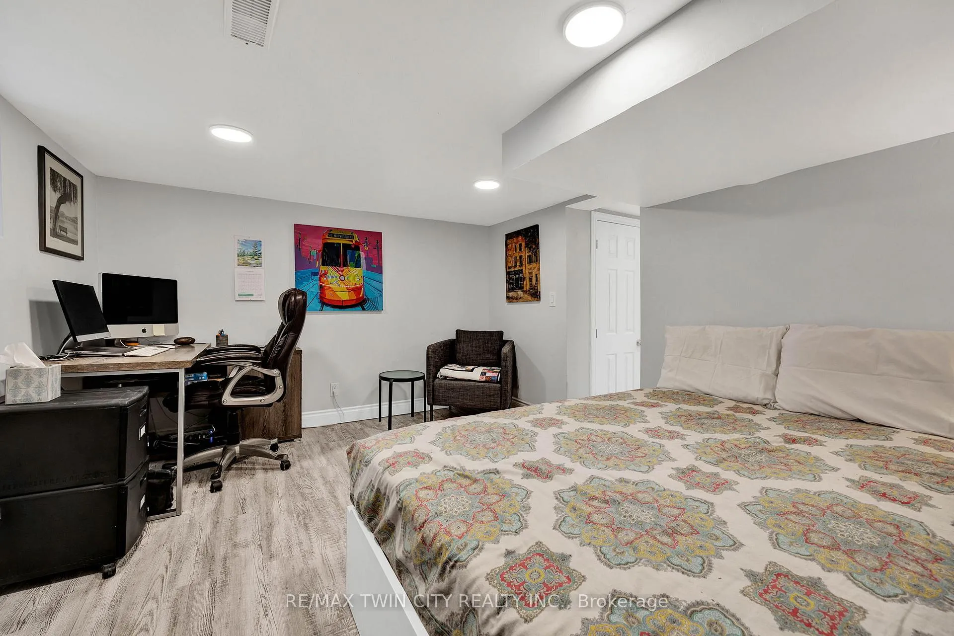 Photo 27 of 115 Locust Street, Kitchener — HOMEH