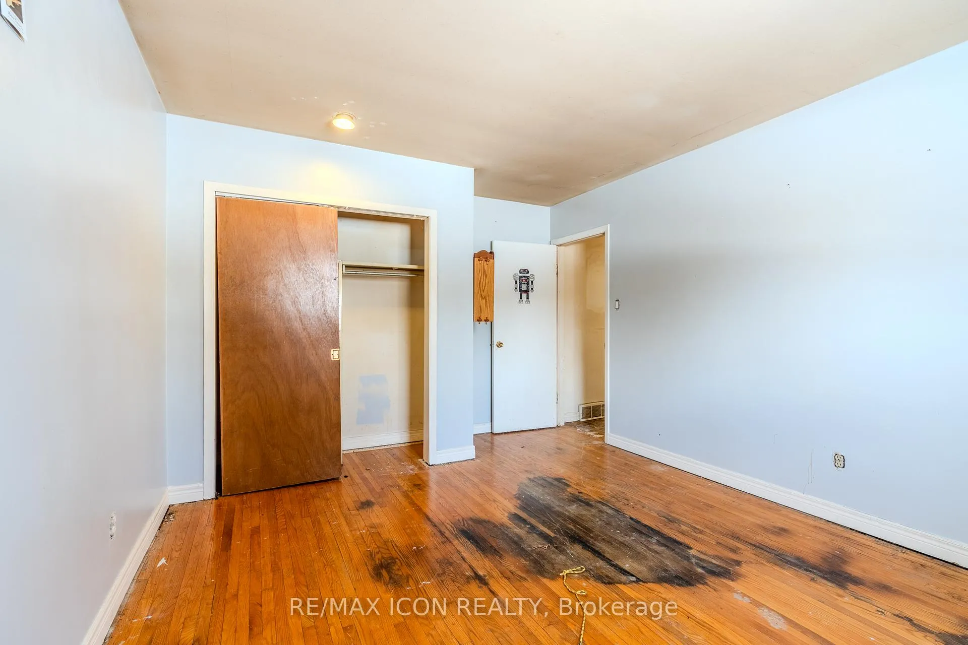 Photo 7 of 263 Fergus Avenue, Kitchener — HOMEH