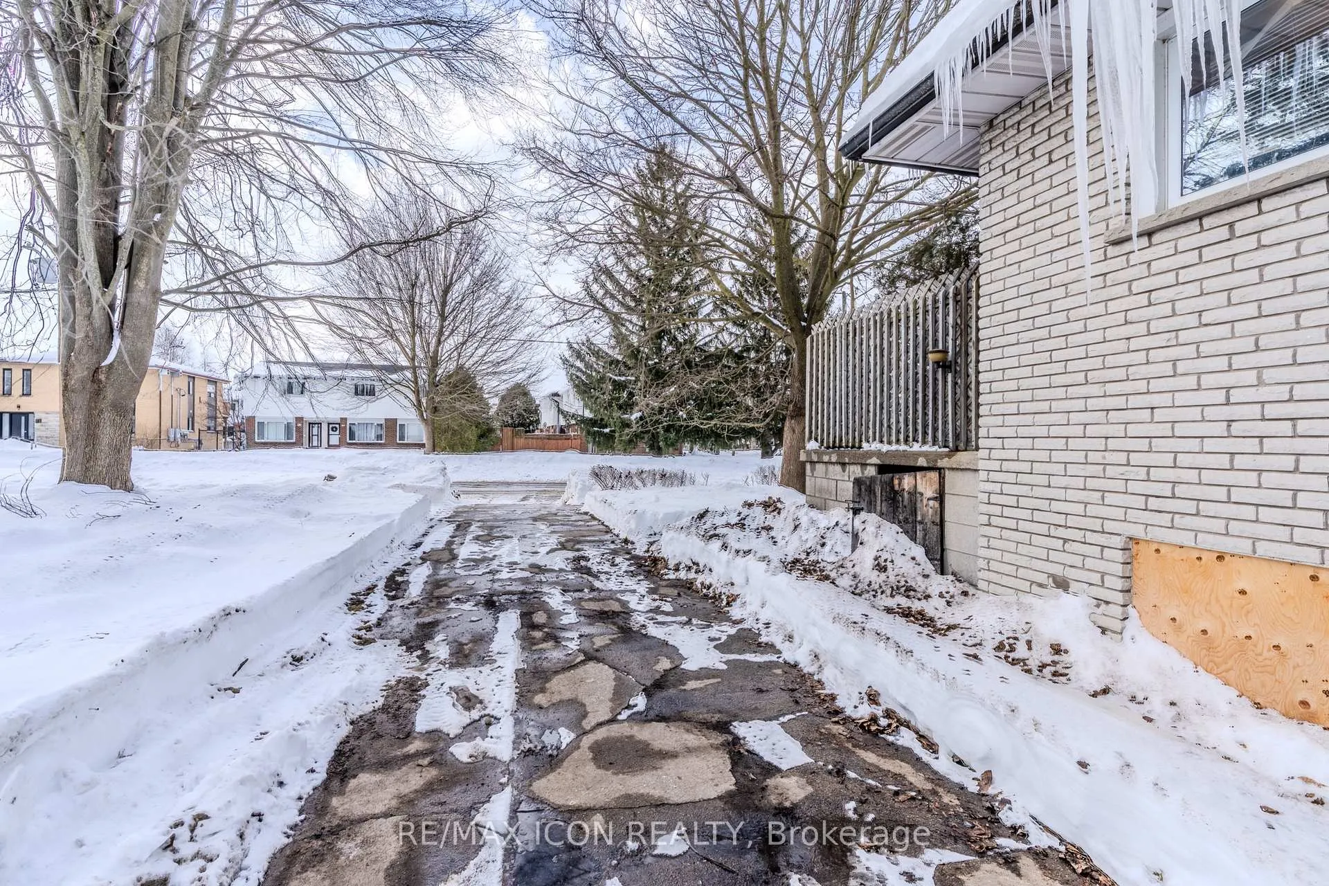 Photo 40 of 263 Fergus Avenue, Kitchener — HOMEH