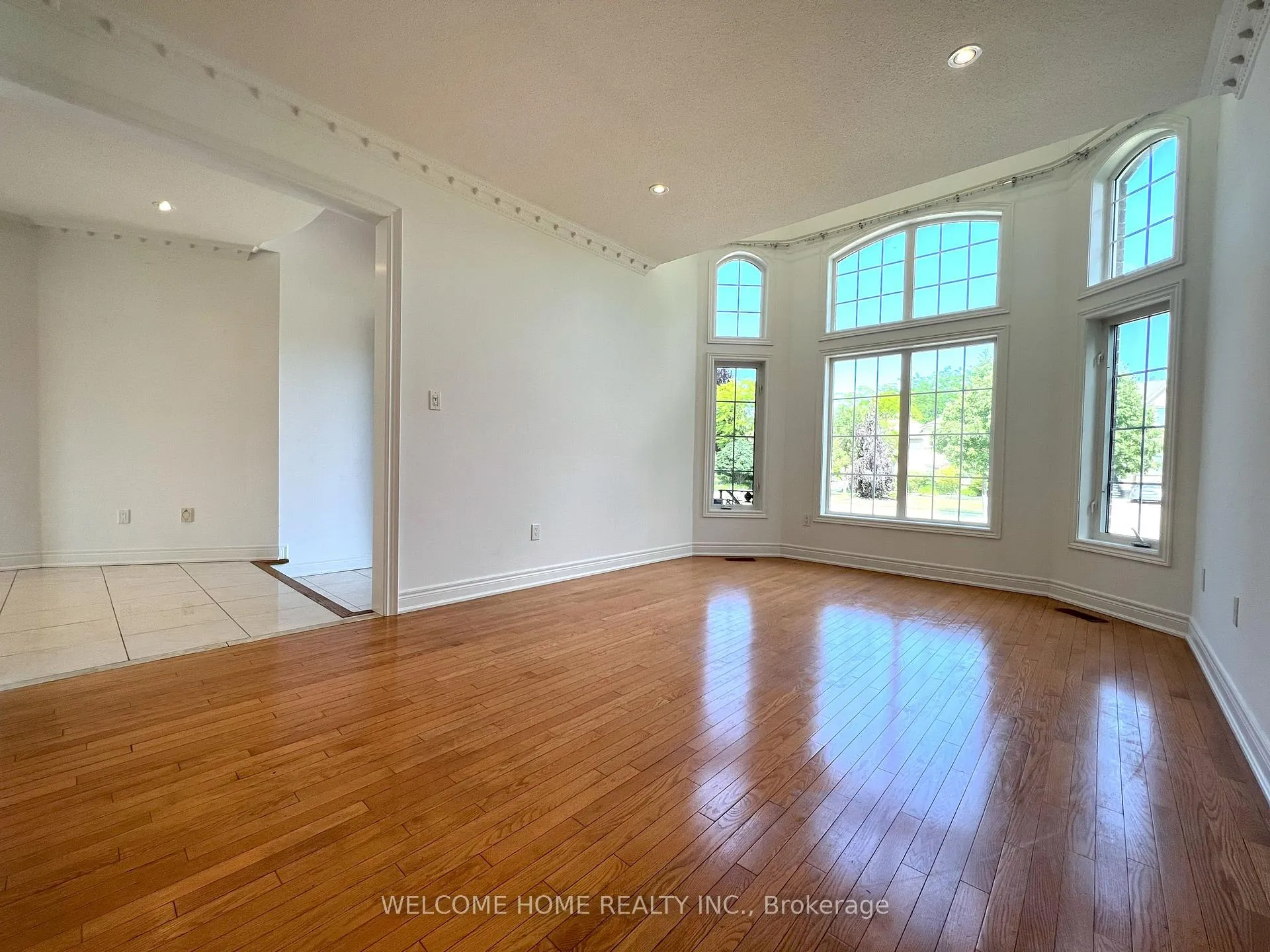 Photo 6 of 198 Treelawn Boulevard, Vaughan, Kleinburg — HOMEH