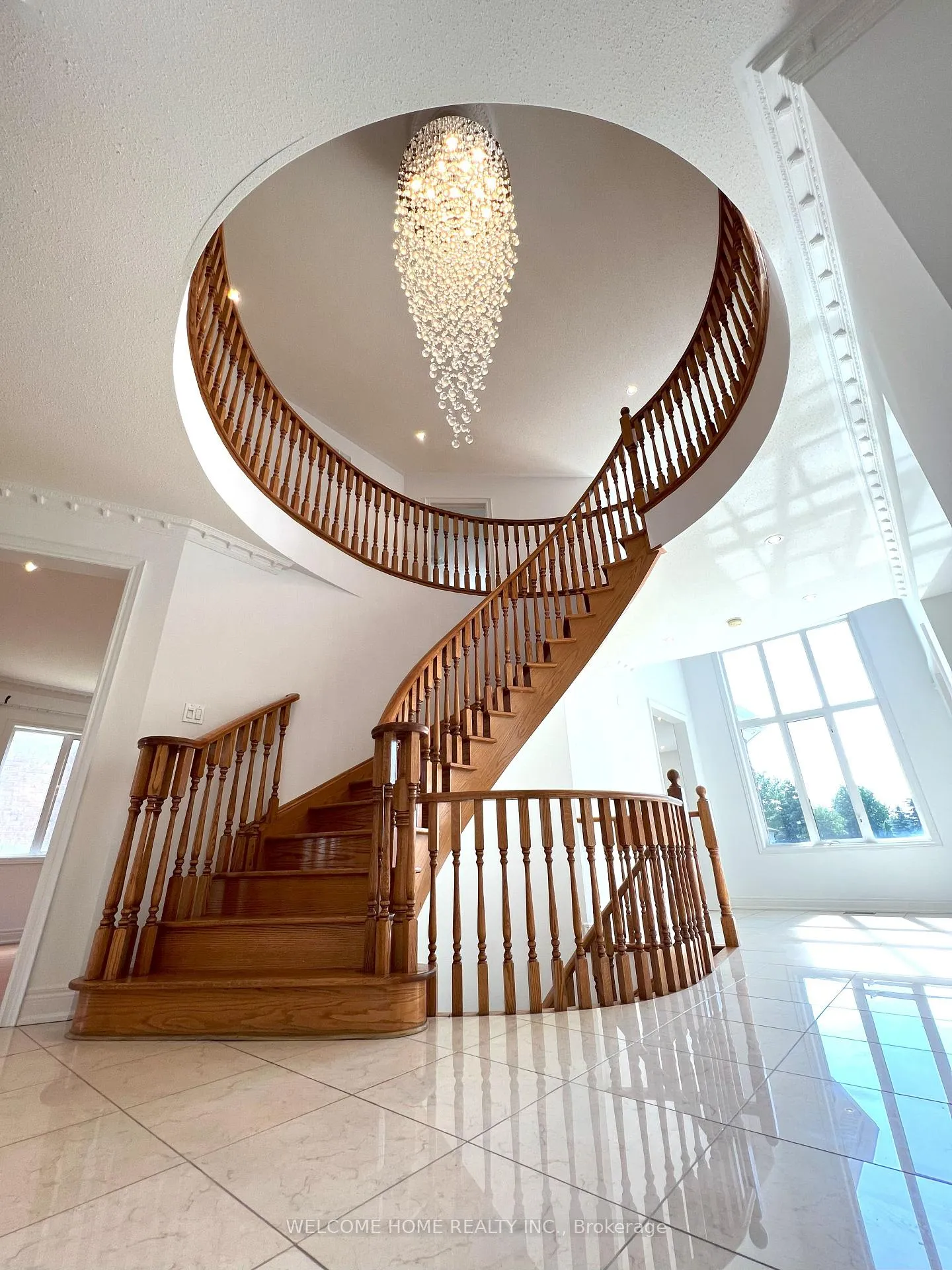 Photo 12 of 198 Treelawn Boulevard, Vaughan, Kleinburg — HOMEH