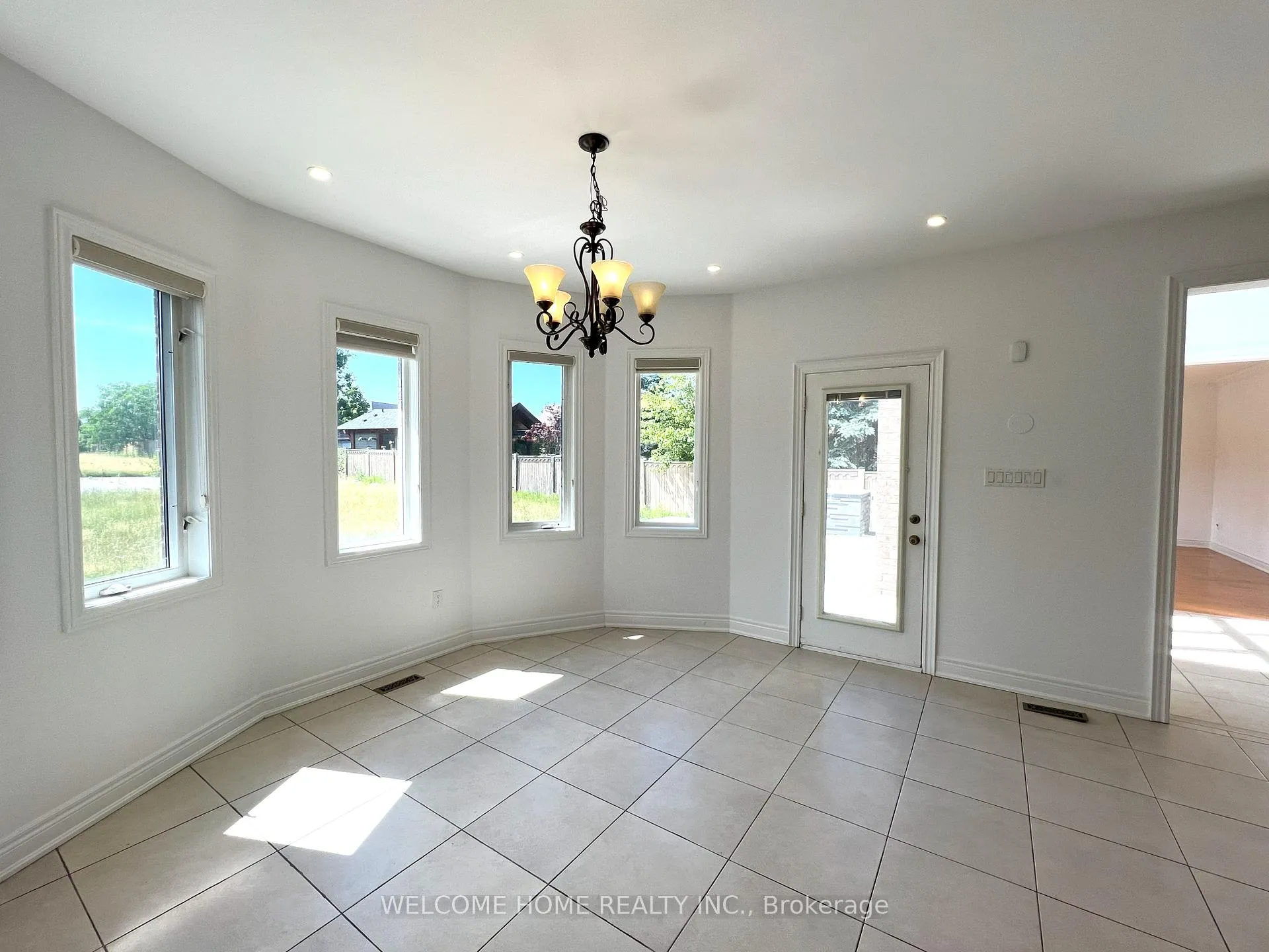 Photo 22 of 198 Treelawn Boulevard, Vaughan, Kleinburg — HOMEH