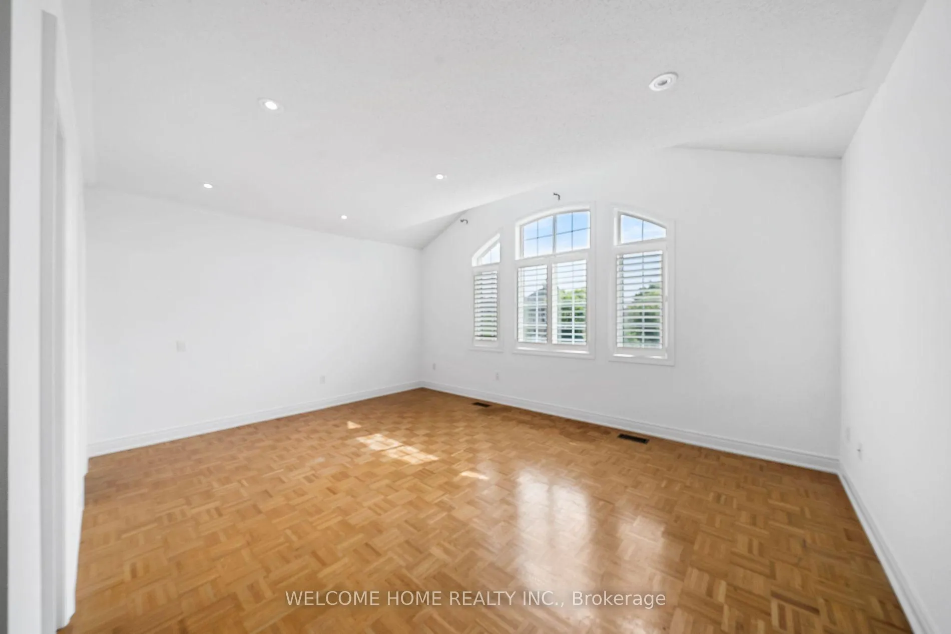 Photo 31 of 198 Treelawn Boulevard, Vaughan, Kleinburg — HOMEH