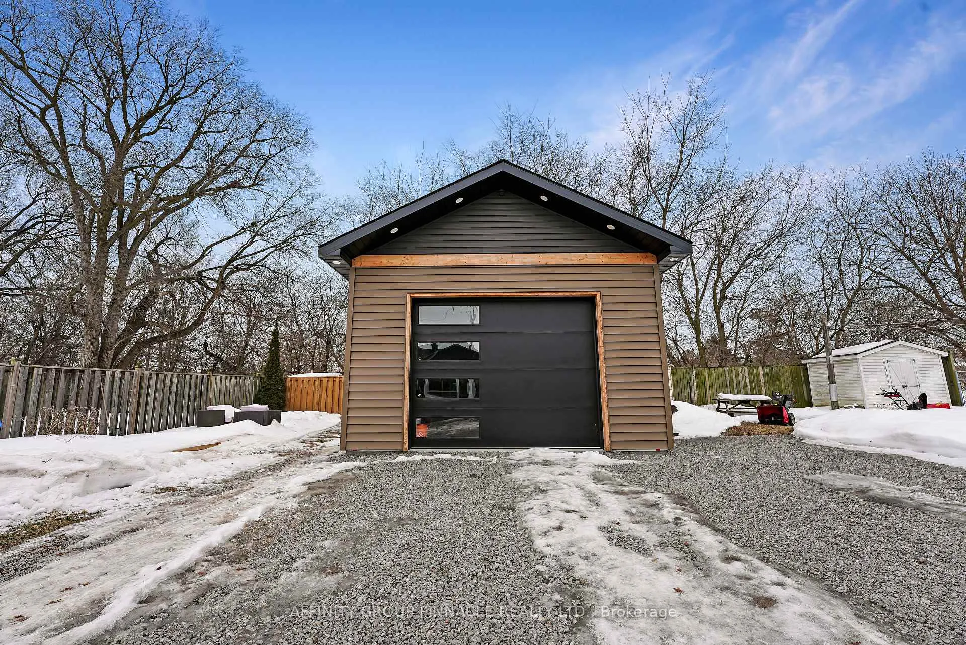 Photo 4 of 199 Marquette Avenue, Oshawa, Central — HOMEH