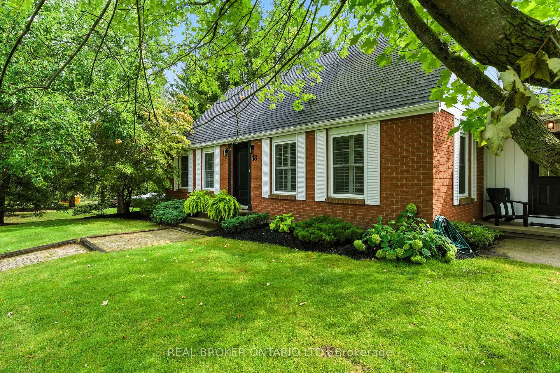 Photo 2 of 18 Isabel Drive, Brant, Brantford Twp — HOMEH