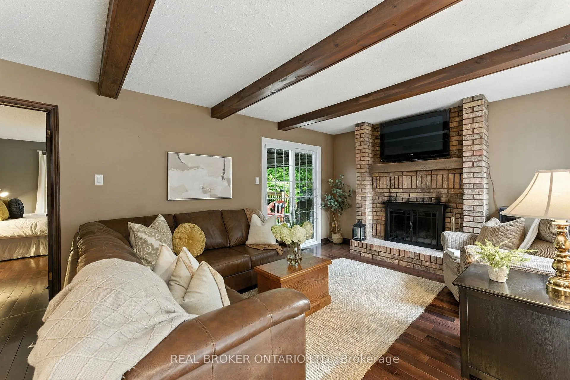 Photo 7 of 18 Isabel Drive, Brant, Brantford Twp — HOMEH