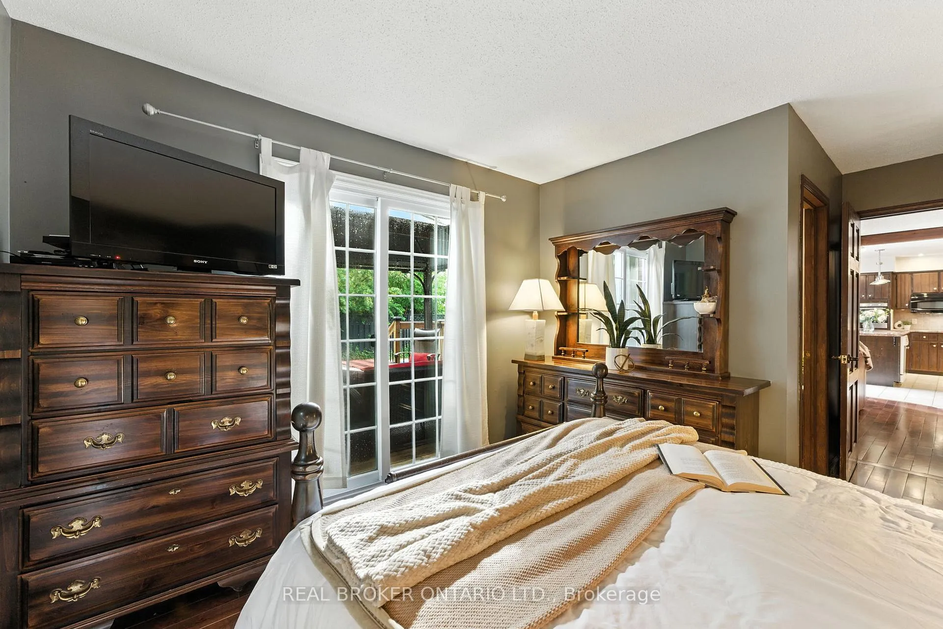 Photo 15 of 18 Isabel Drive, Brant, Brantford Twp — HOMEH