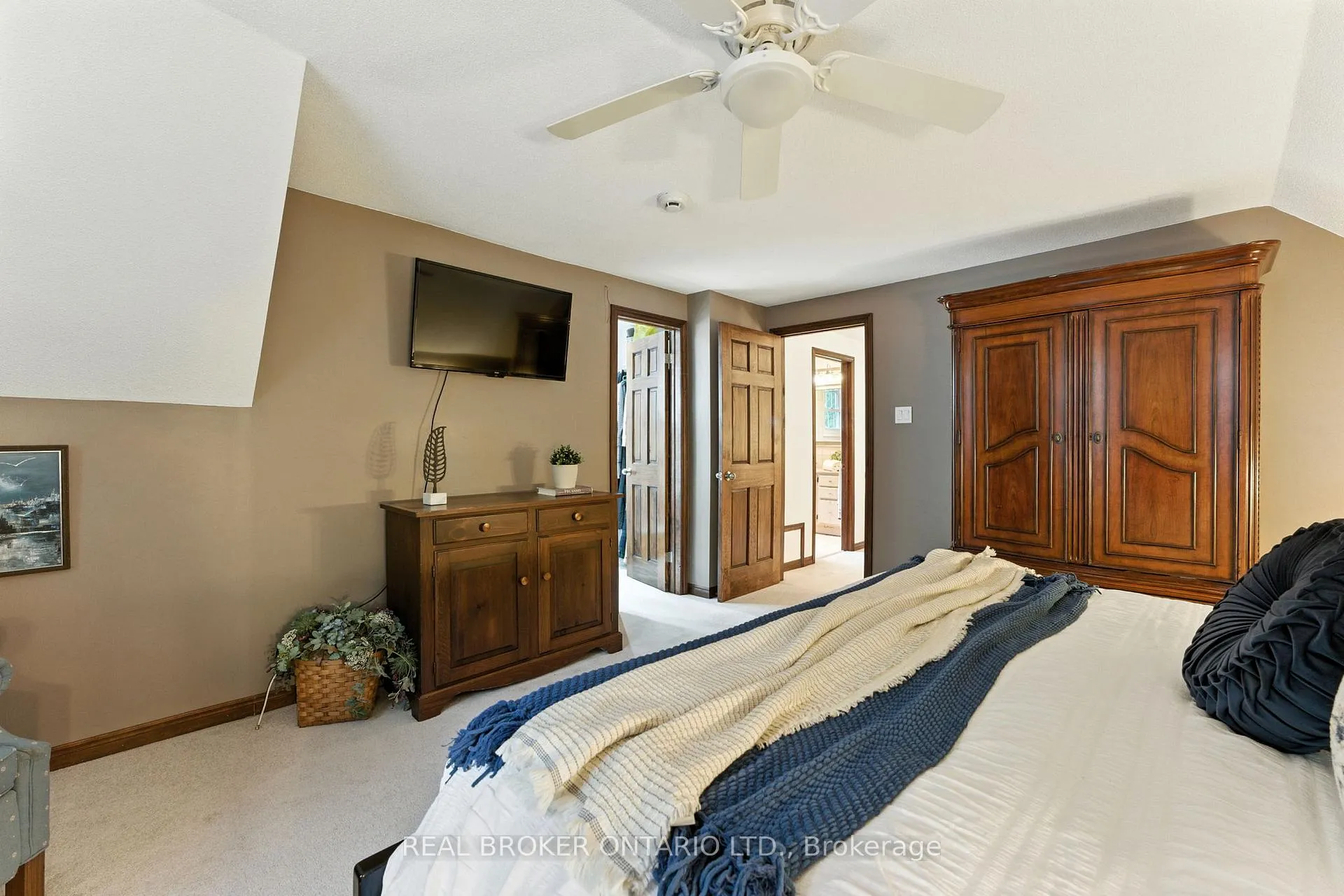 Photo 23 of 18 Isabel Drive, Brant, Brantford Twp — HOMEH