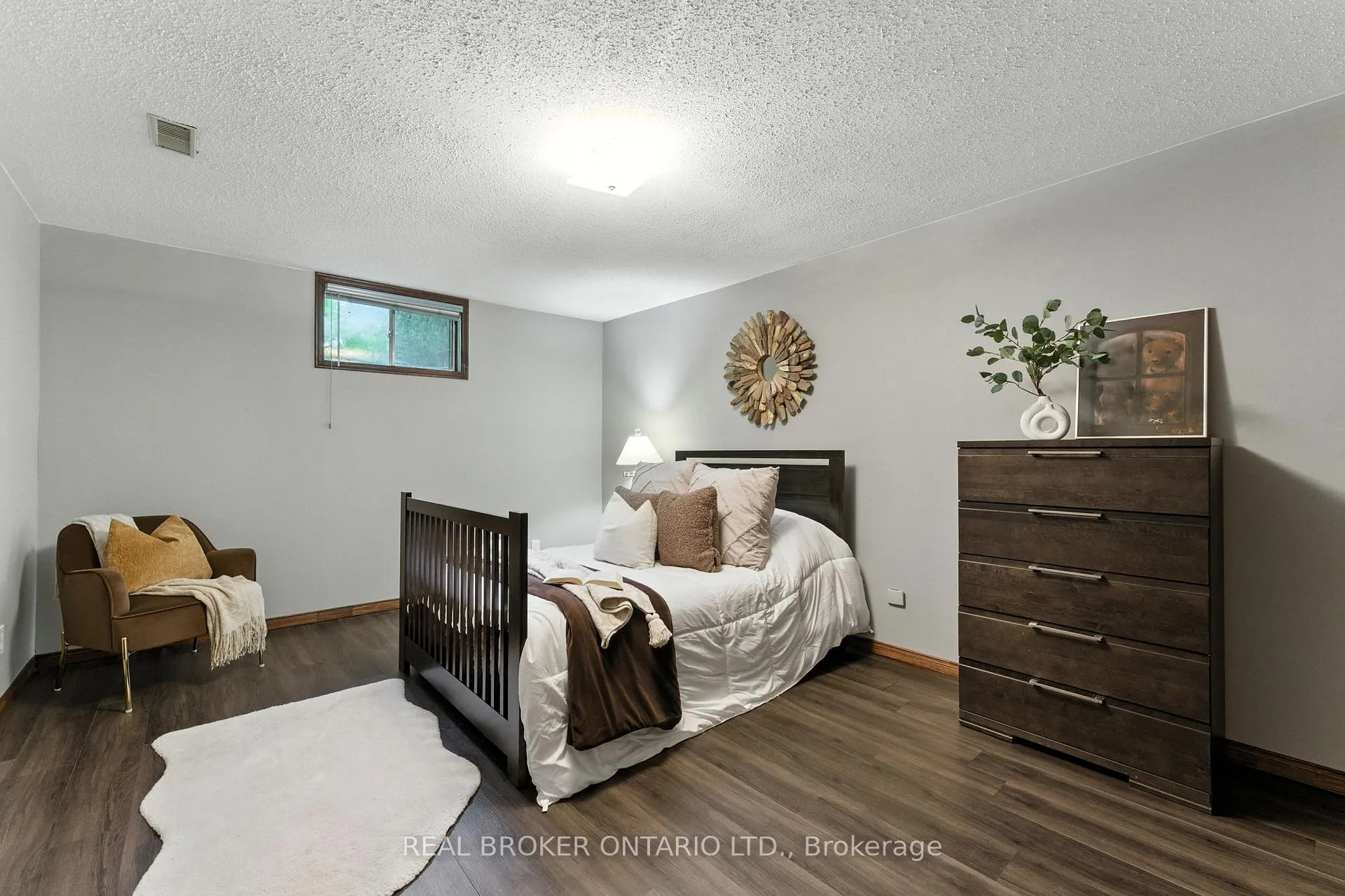 Photo 33 of 18 Isabel Drive, Brant, Brantford Twp — HOMEH