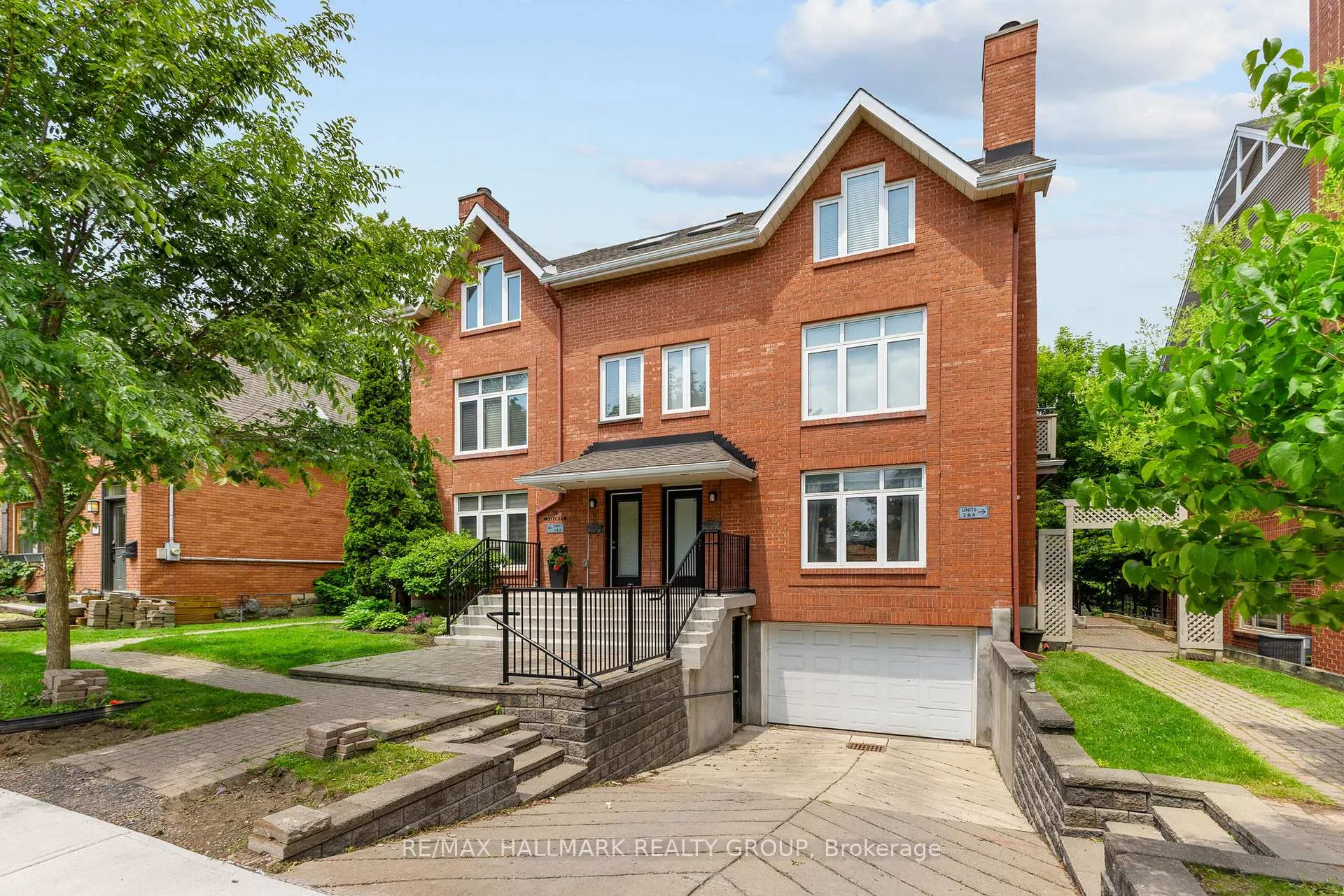 Front of Unit 2, 19 Montcalm Street