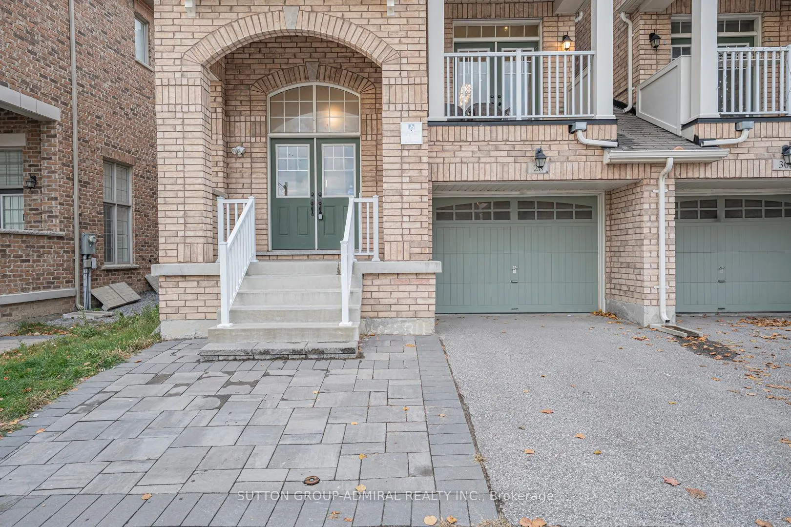 Photo 2 of 28 Manila Avenue, Markham, Berczy — HOMEH