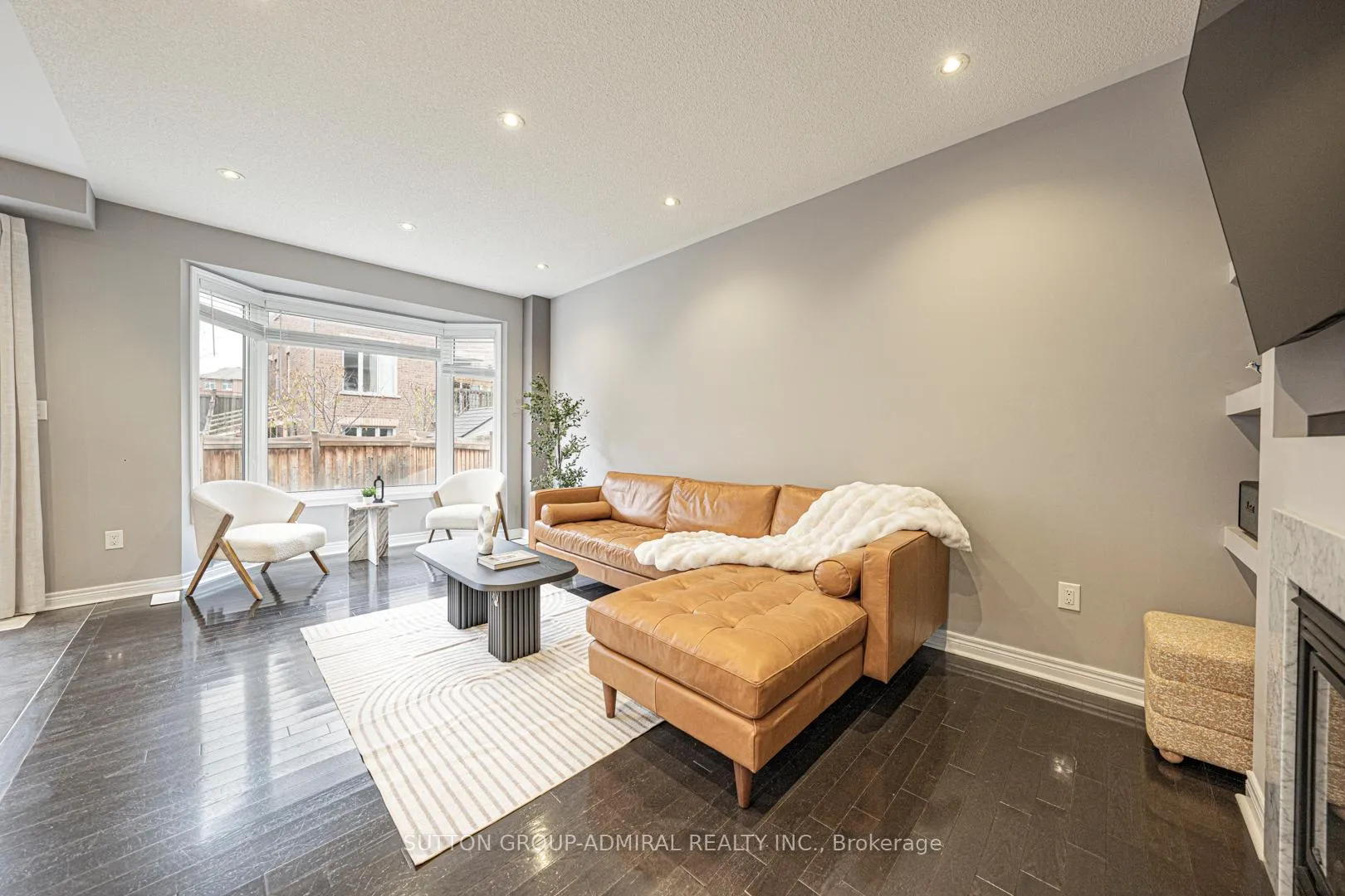 Photo 5 of 28 Manila Avenue, Markham, Berczy — HOMEH