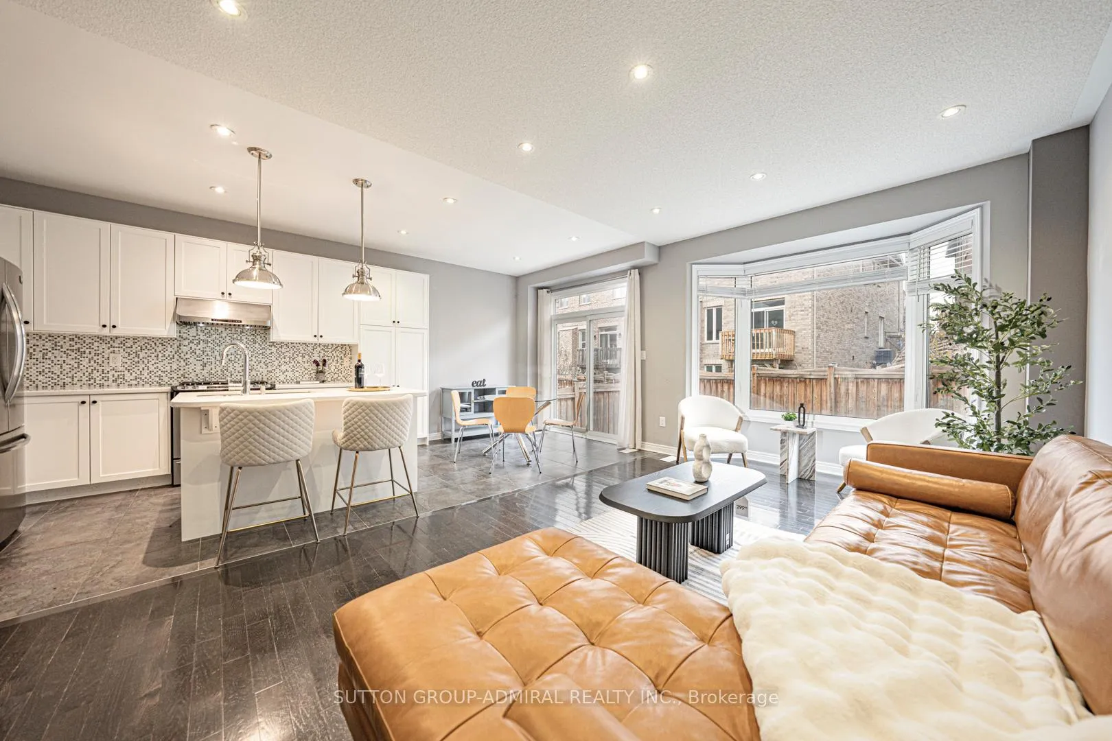 Photo 6 of 28 Manila Avenue, Markham, Berczy — HOMEH