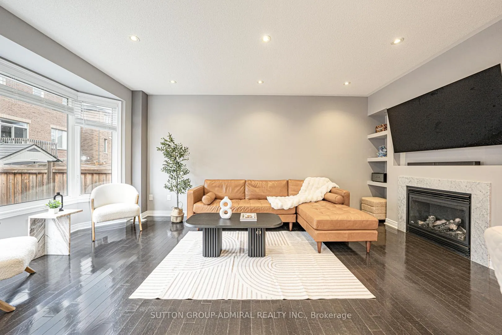 Photo 7 of 28 Manila Avenue, Markham, Berczy — HOMEH